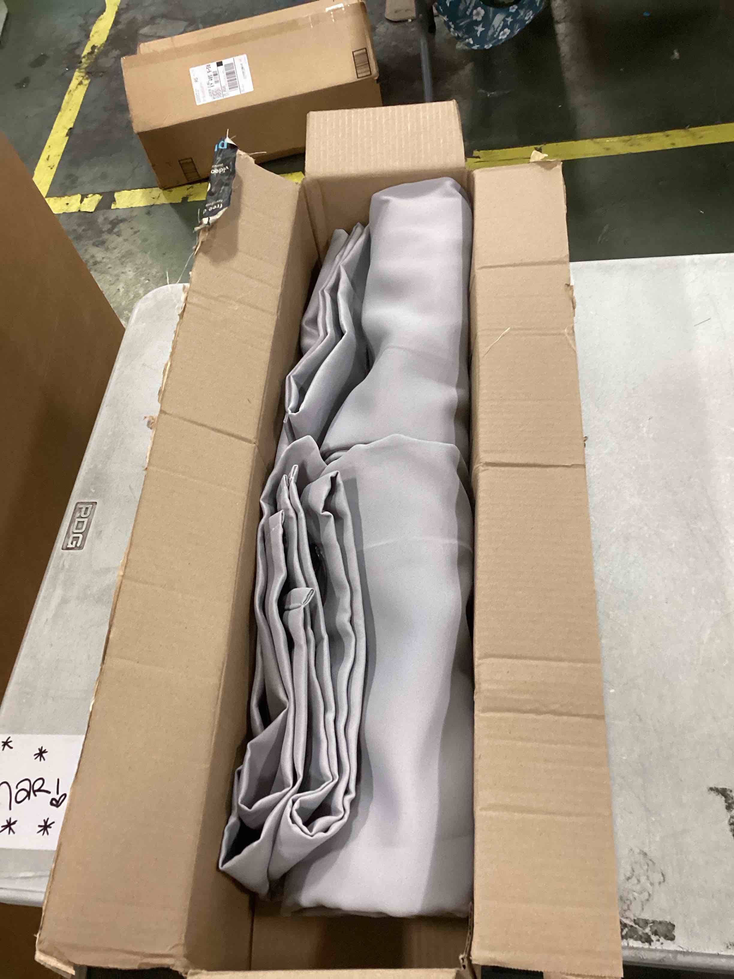 https://s3.amazonaws.com/lotting-images-prod/bidfta/BLU6772618_1720193955373.jpeg