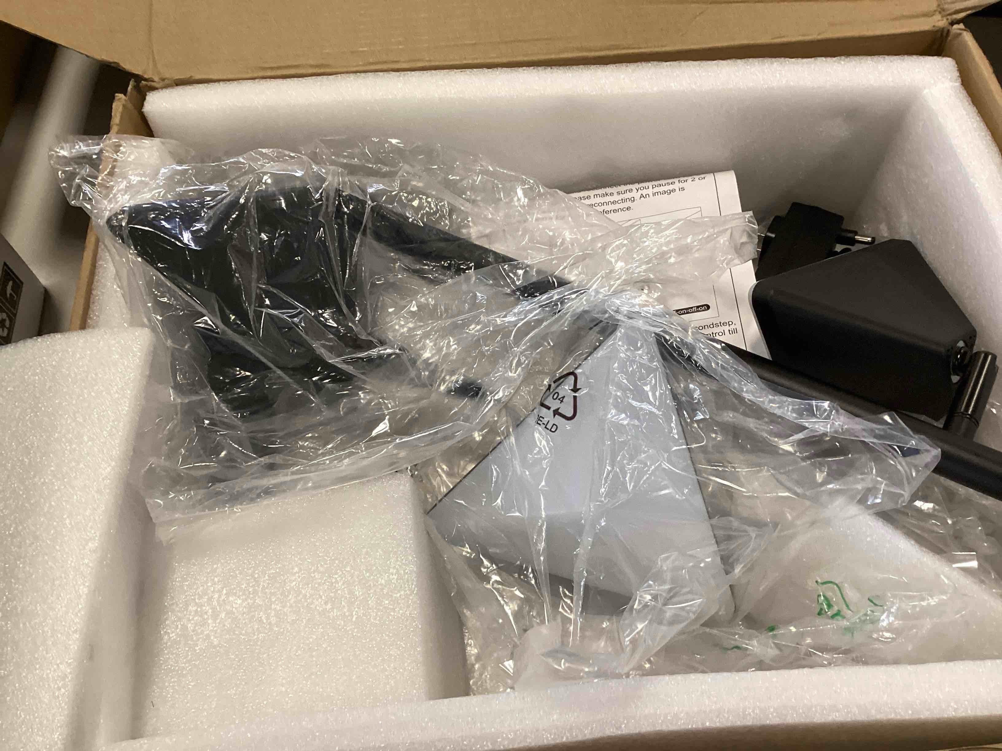 https://s3.amazonaws.com/lotting-images-prod/bidfta/BLU6772998_1720460340314.jpeg