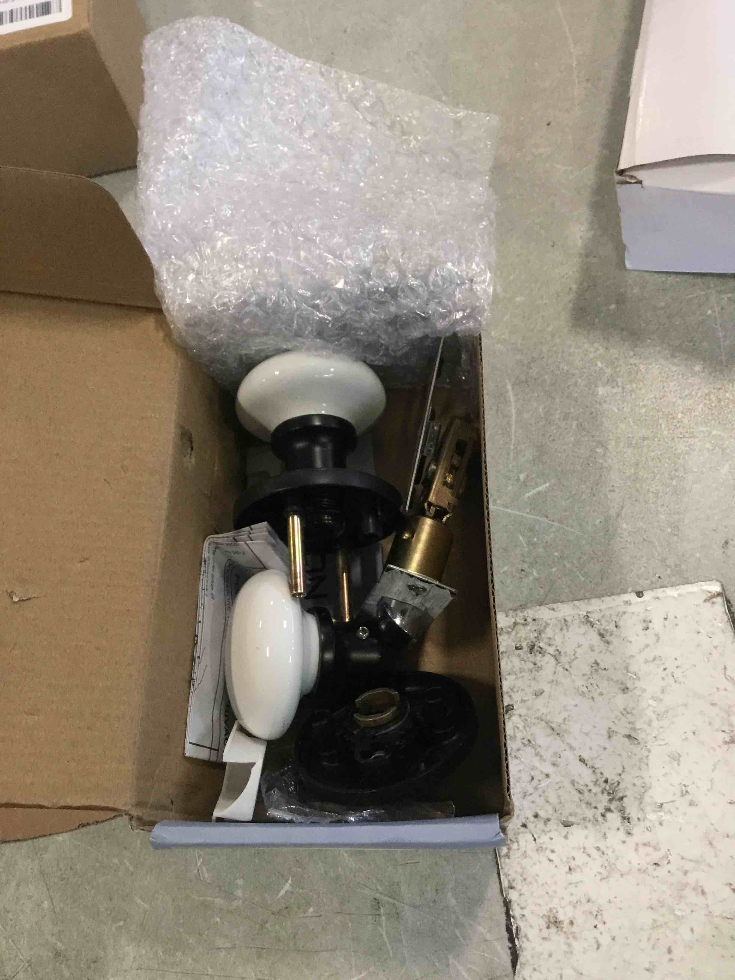 https://s3.amazonaws.com/lotting-images-prod/bidfta/BLU6773387_1722624757901.jpeg