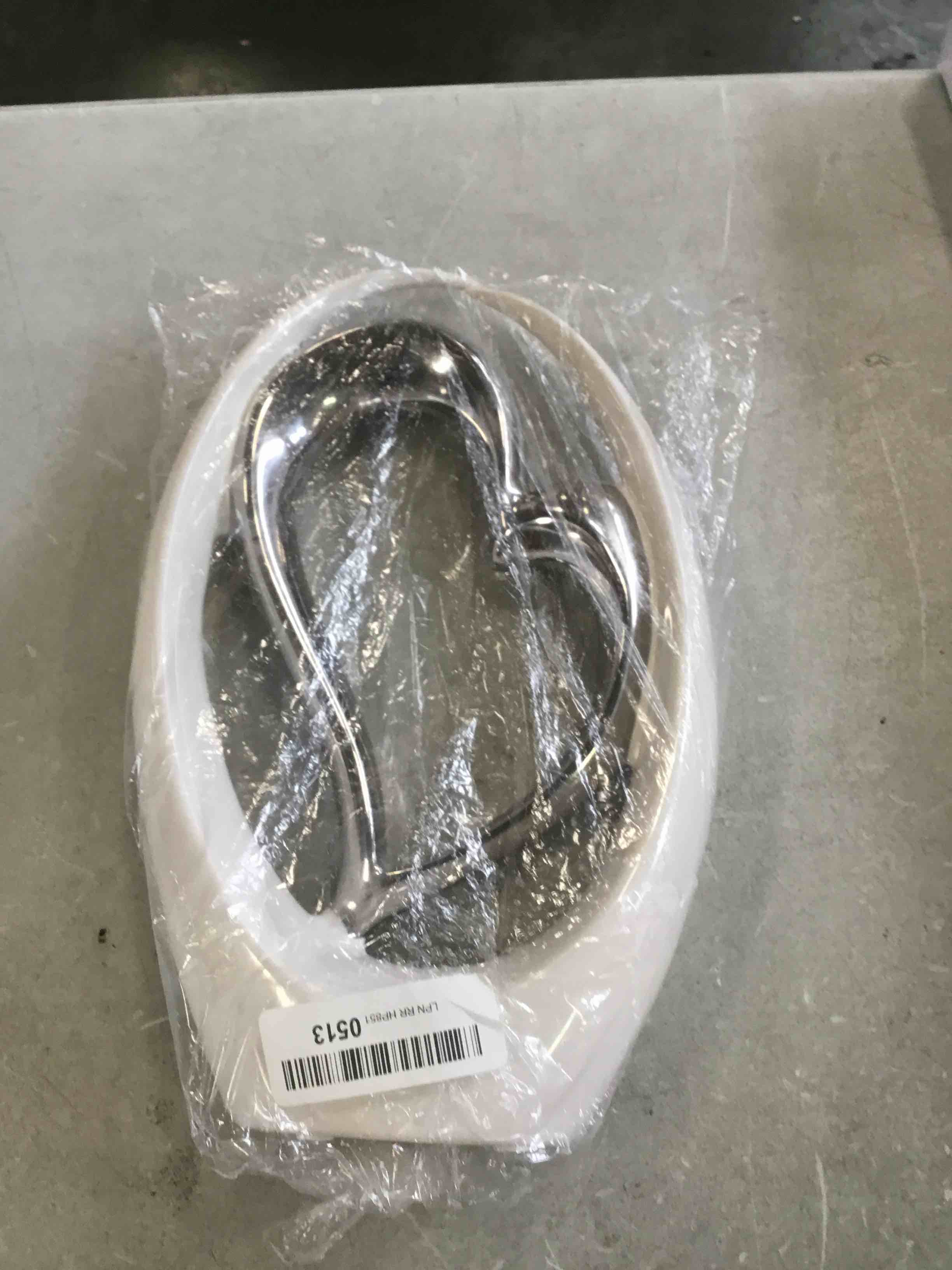 https://s3.amazonaws.com/lotting-images-prod/bidfta/BLU6773399_1722624063476.jpeg