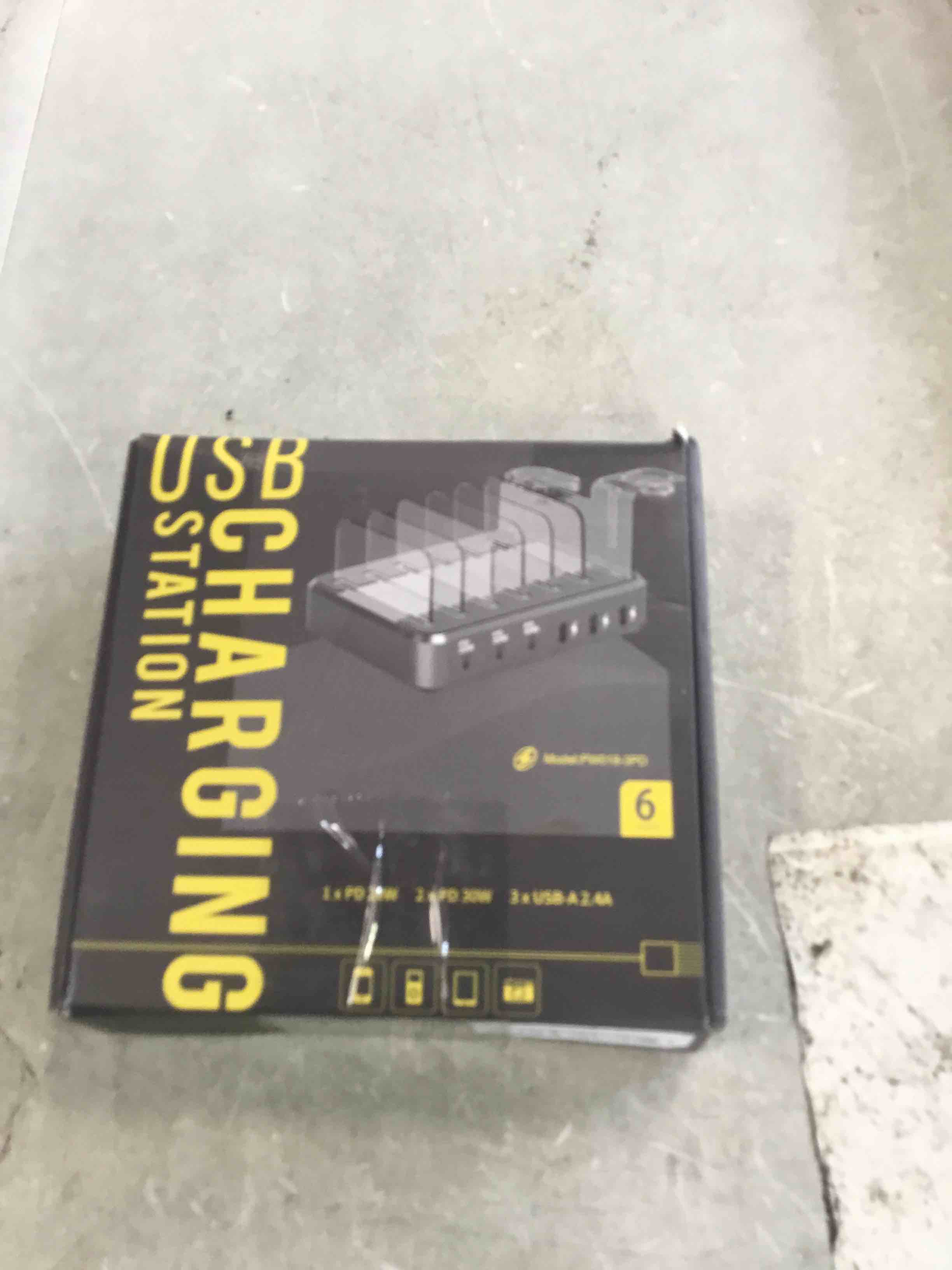 https://s3.amazonaws.com/lotting-images-prod/bidfta/BLU6773400_1722624141520.jpeg