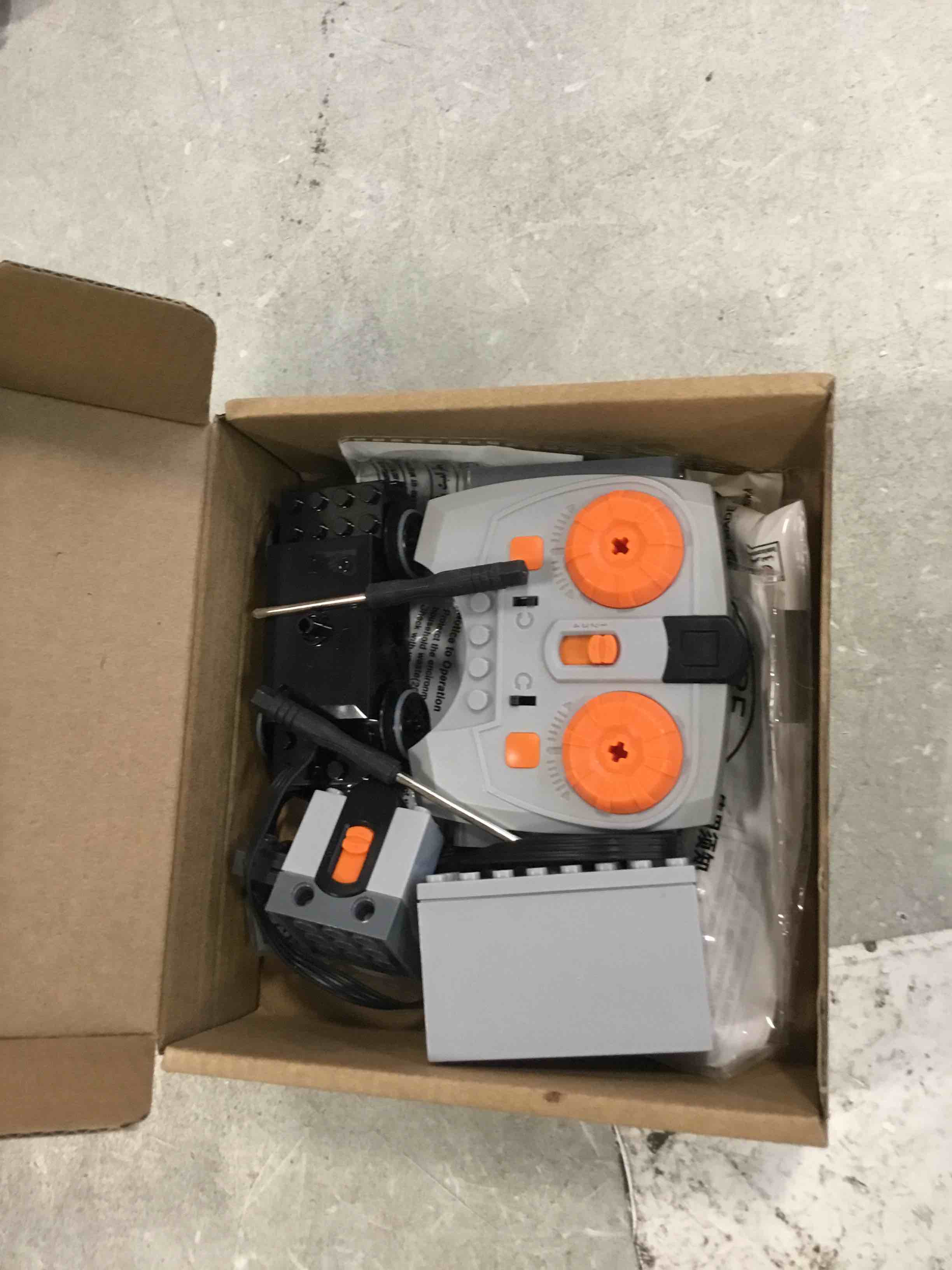 https://s3.amazonaws.com/lotting-images-prod/bidfta/BLU6773407_1722624968694.jpeg