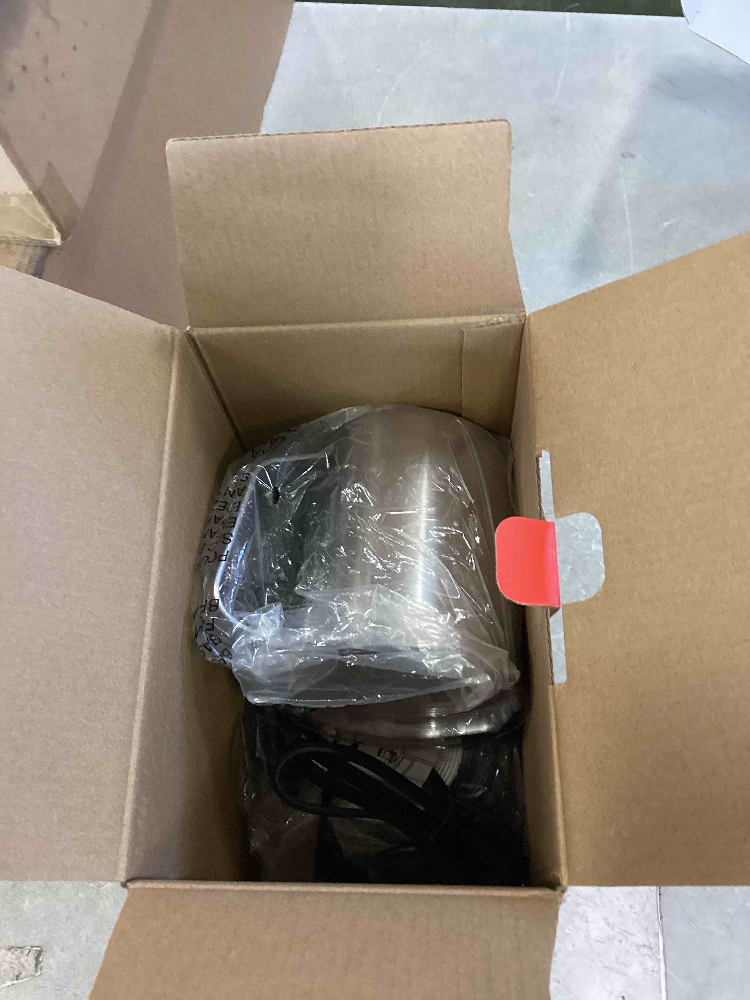 https://s3.amazonaws.com/lotting-images-prod/bidfta/BLU6773552_1722865657623.jpeg