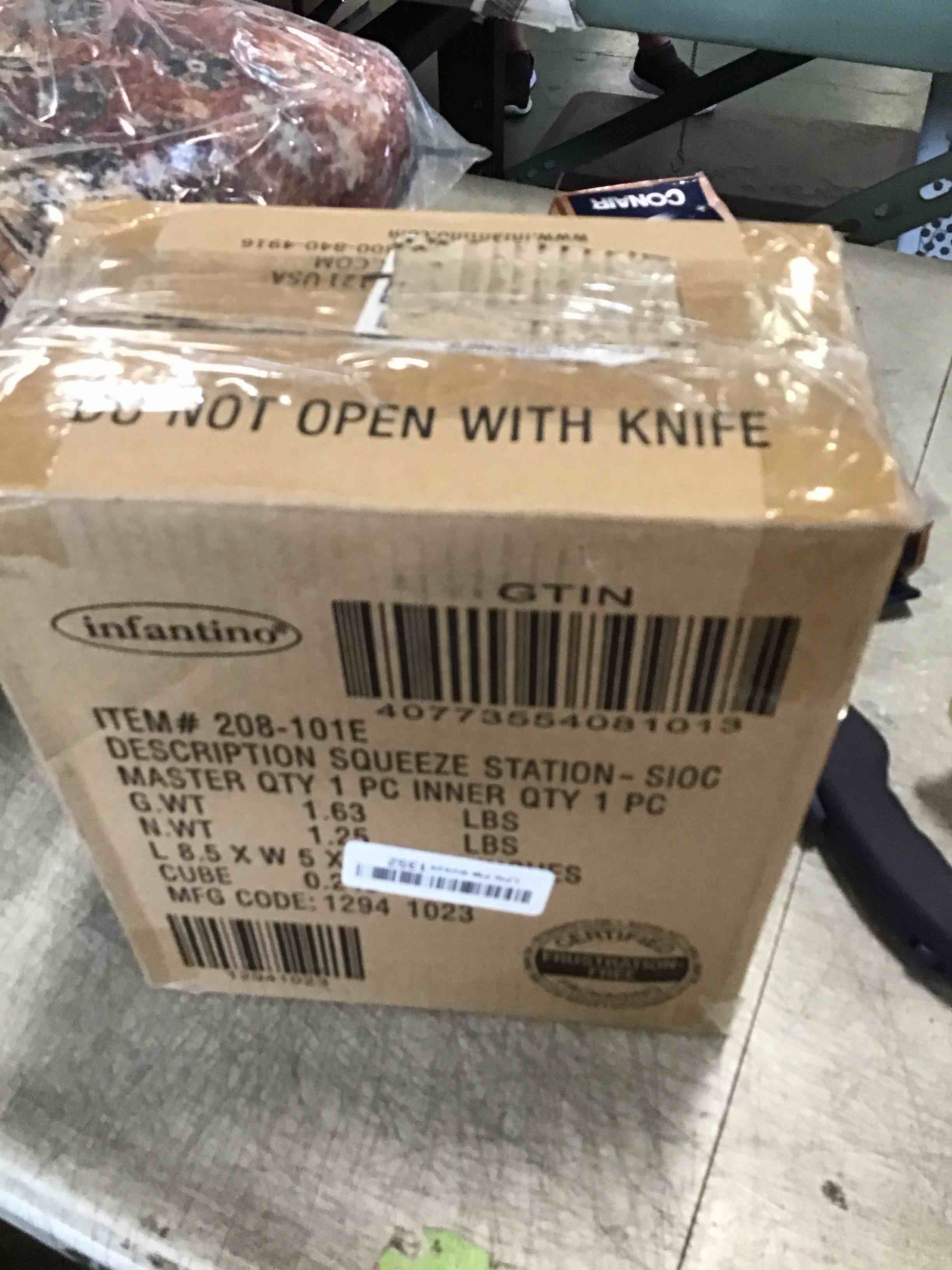 https://s3.amazonaws.com/lotting-images-prod/bidfta/BLU6774701_1721741881151.jpeg