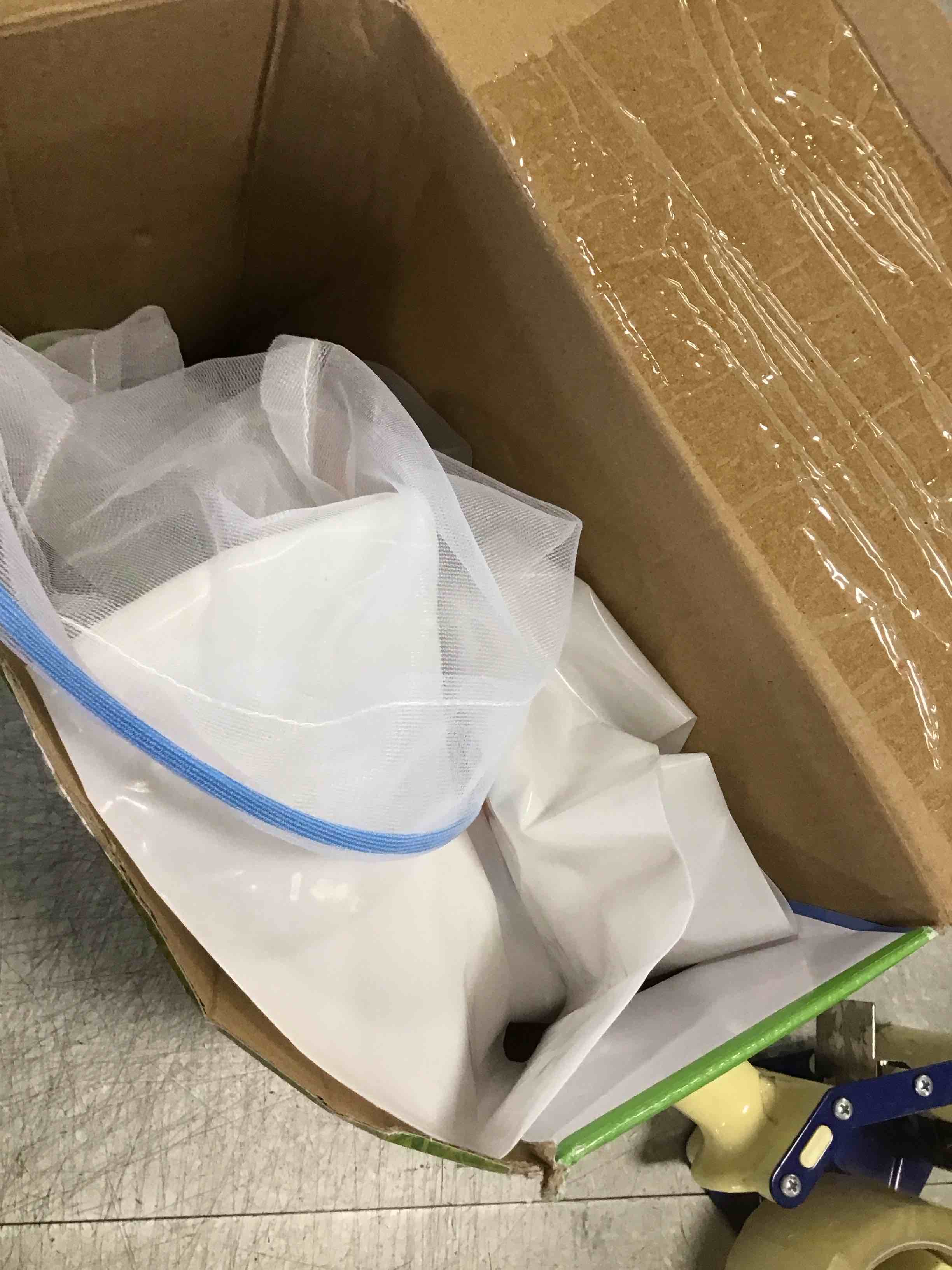 https://s3.amazonaws.com/lotting-images-prod/bidfta/BLU6774812_1721753144379.jpeg