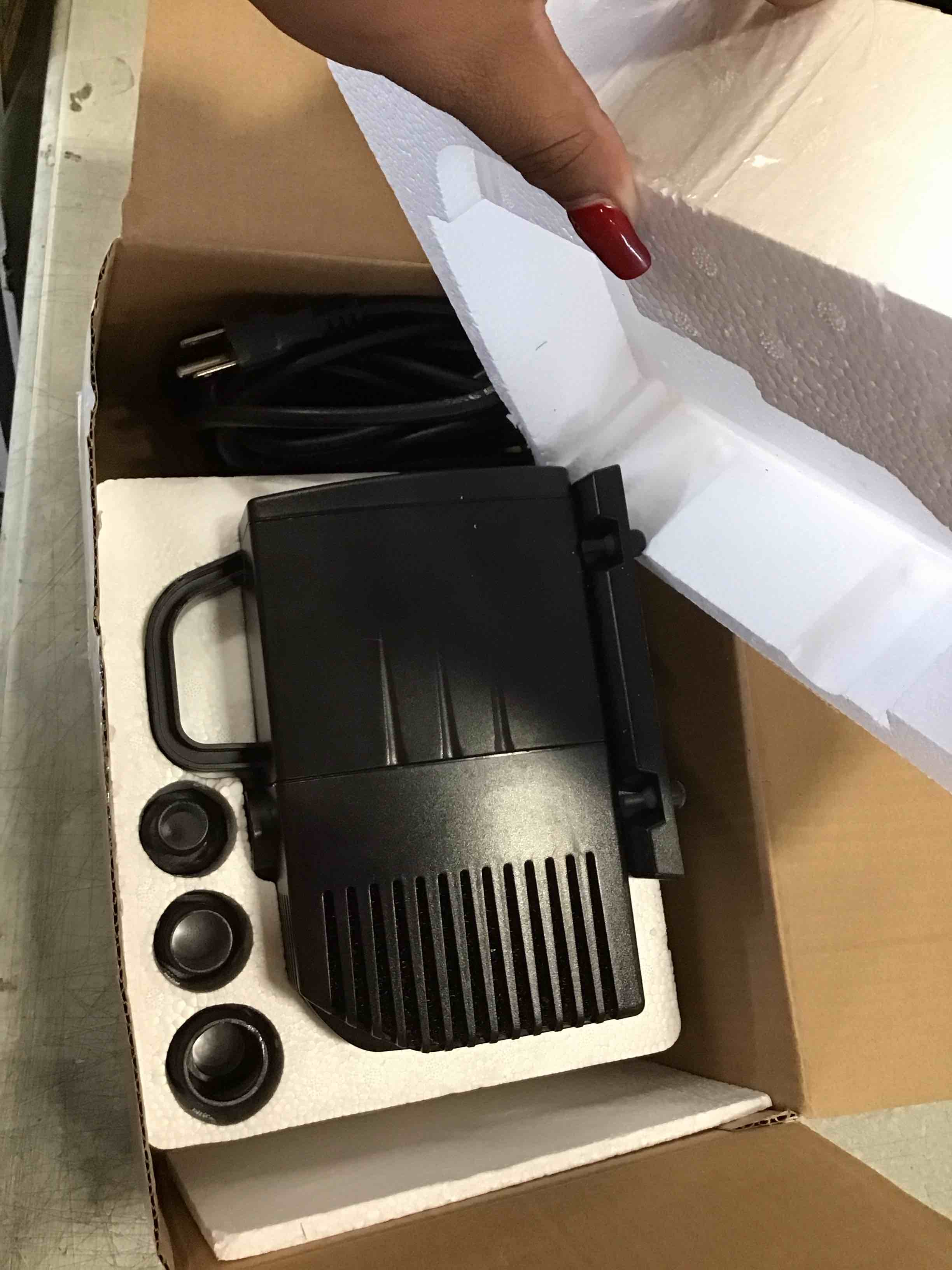https://s3.amazonaws.com/lotting-images-prod/bidfta/BLU6774879_1721760182026.jpeg