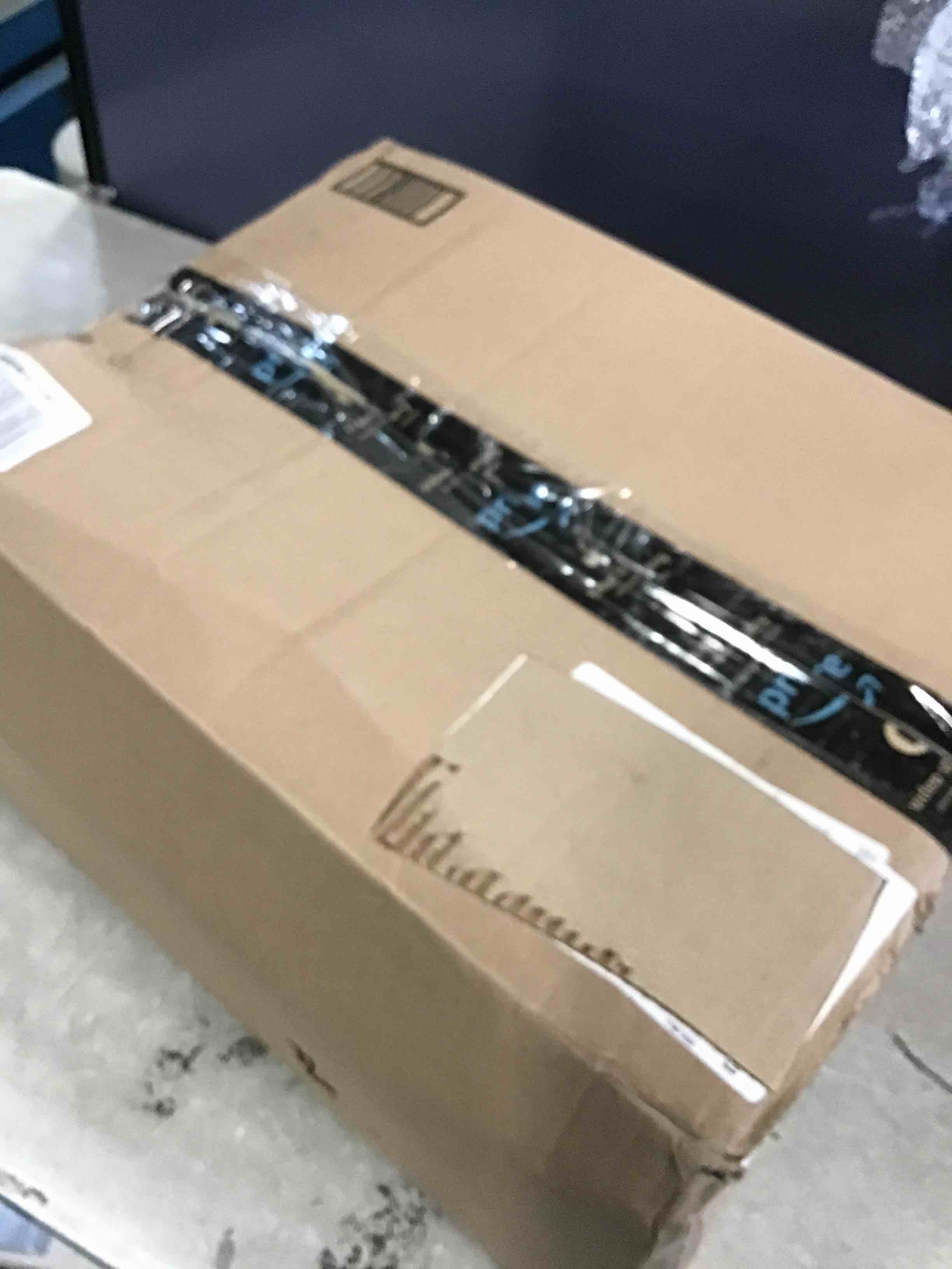 https://s3.amazonaws.com/lotting-images-prod/bidfta/BLU6776391_1721400981380.jpeg