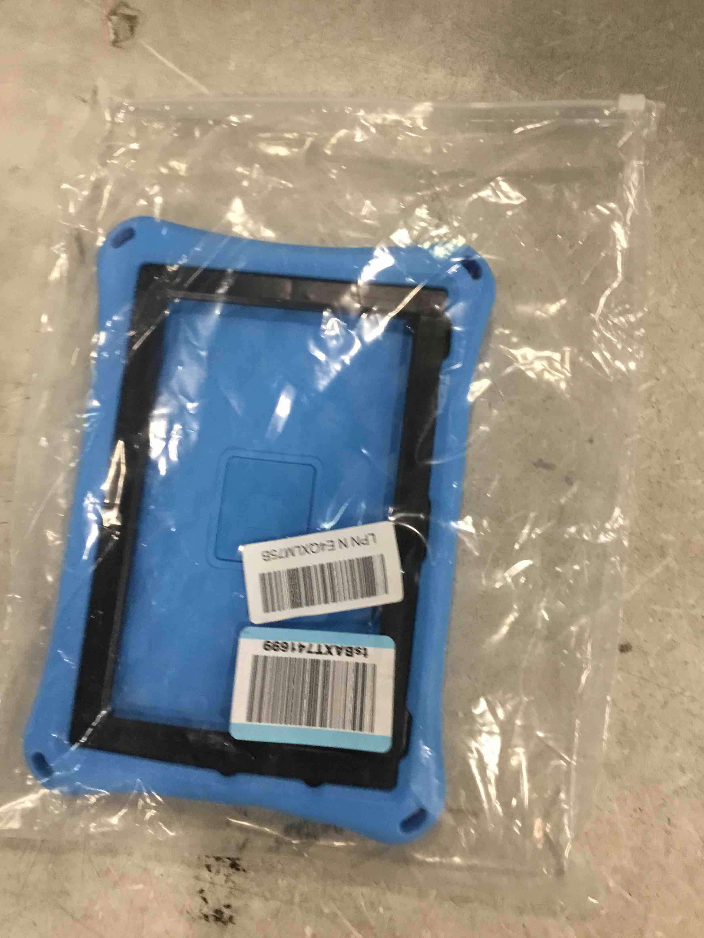 https://s3.amazonaws.com/lotting-images-prod/bidfta/BLU6776645_1721429905760.jpeg
