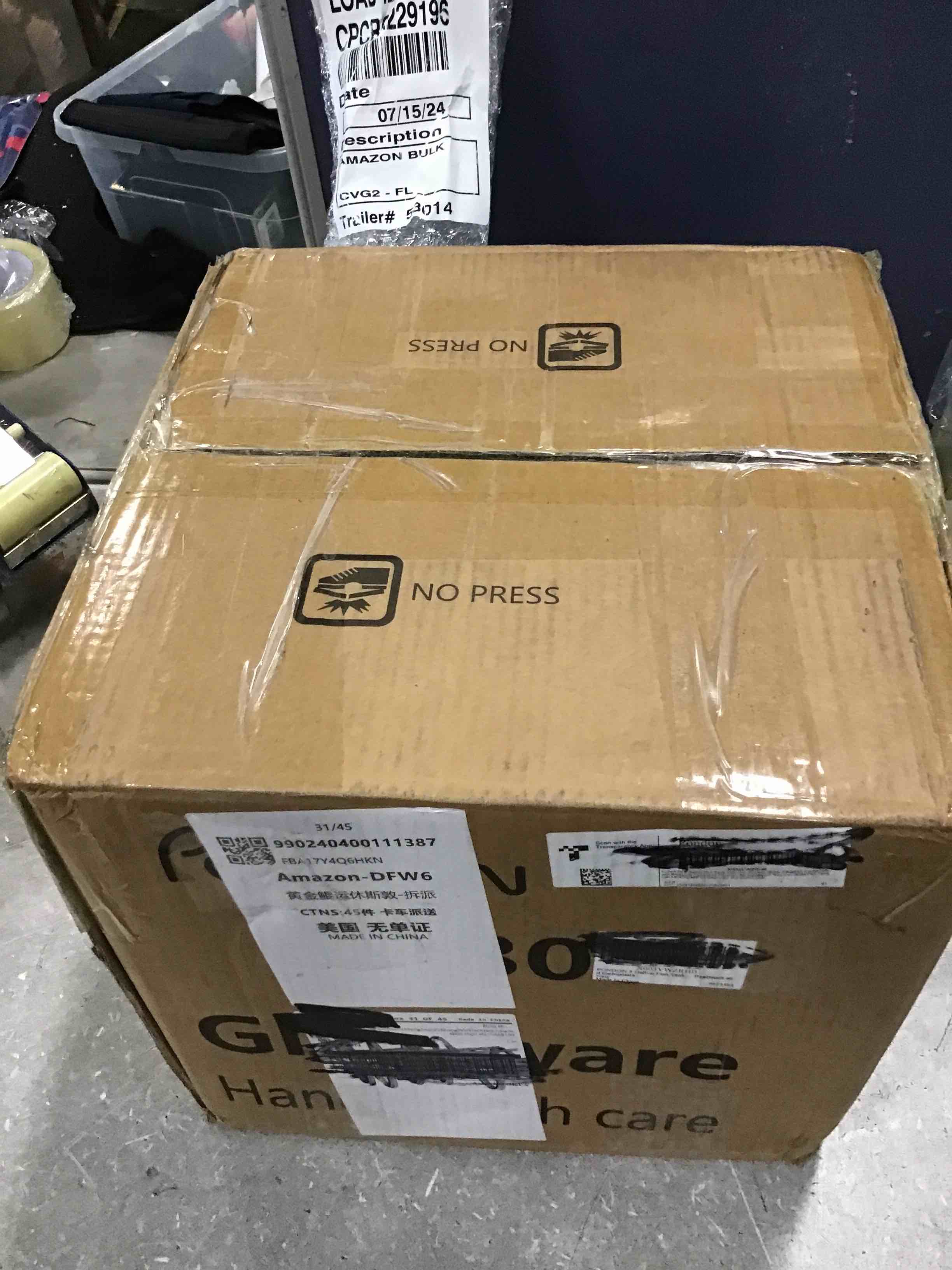 https://s3.amazonaws.com/lotting-images-prod/bidfta/BLU6776888_1721654291408.jpeg