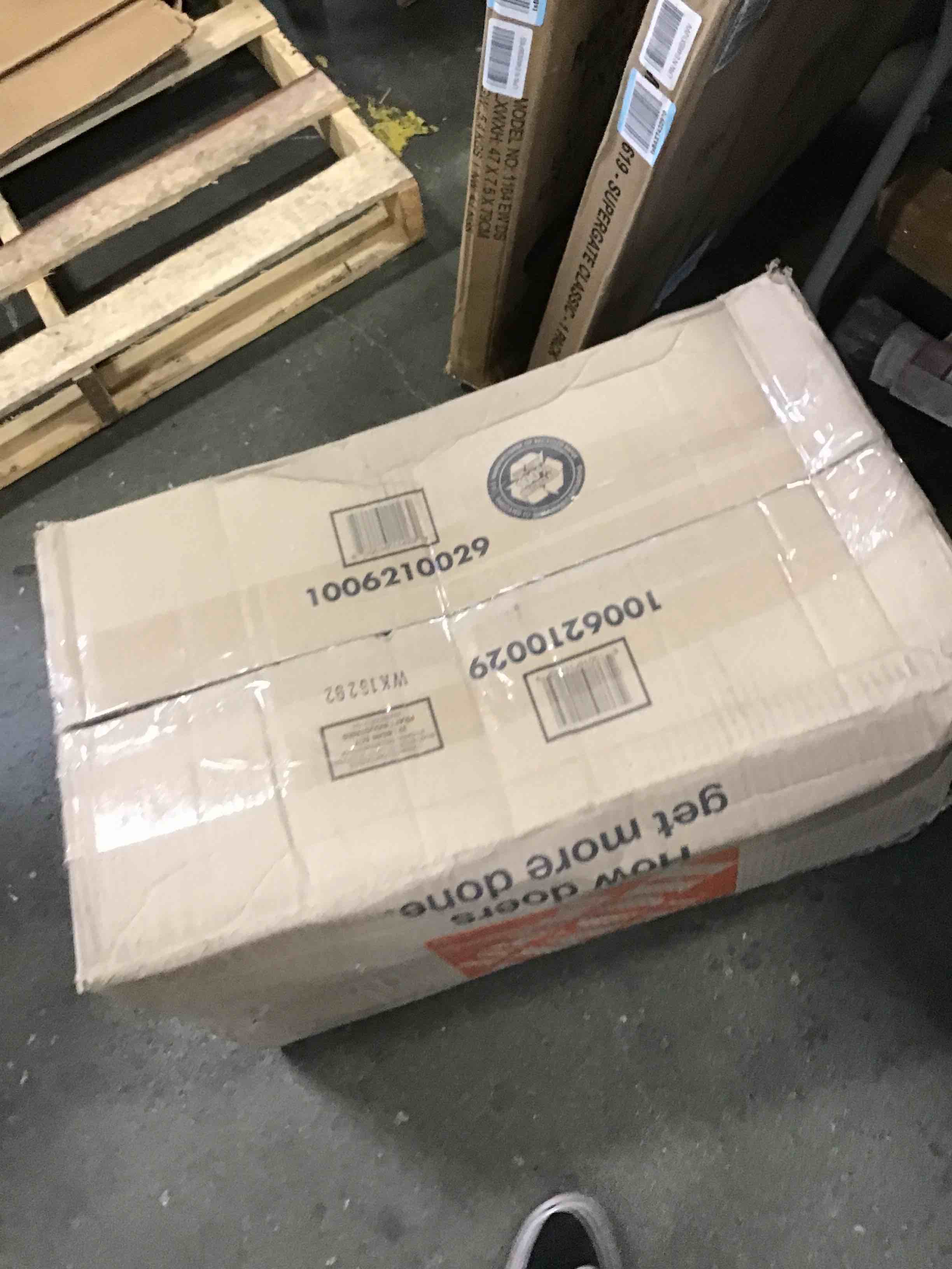 https://s3.amazonaws.com/lotting-images-prod/bidfta/BLU6776974_1721663349627.jpeg