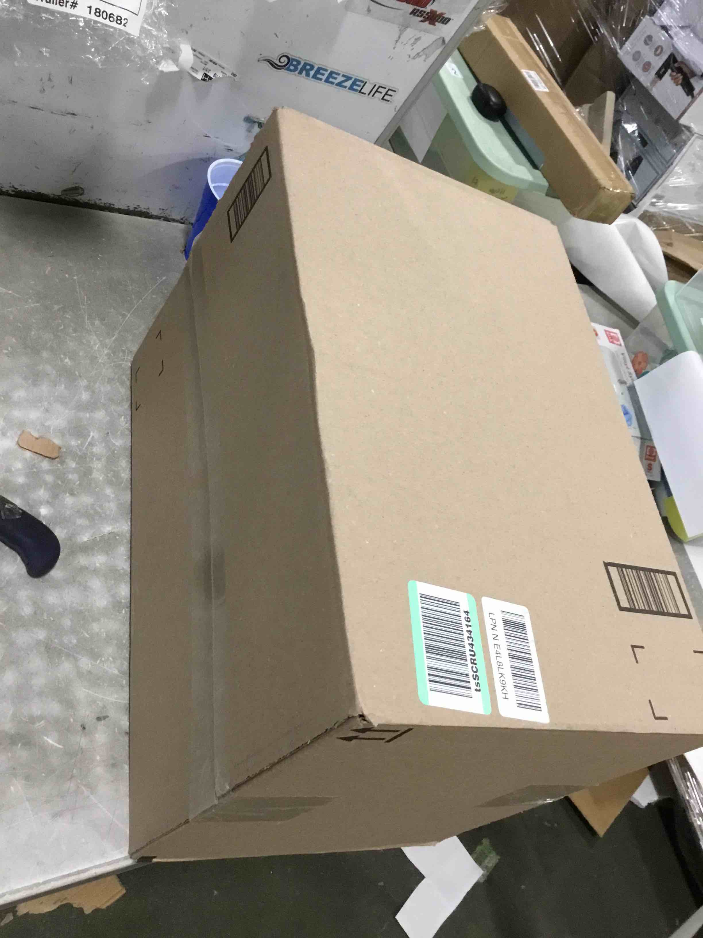 https://s3.amazonaws.com/lotting-images-prod/bidfta/BLU6777215_1721703122814.jpeg