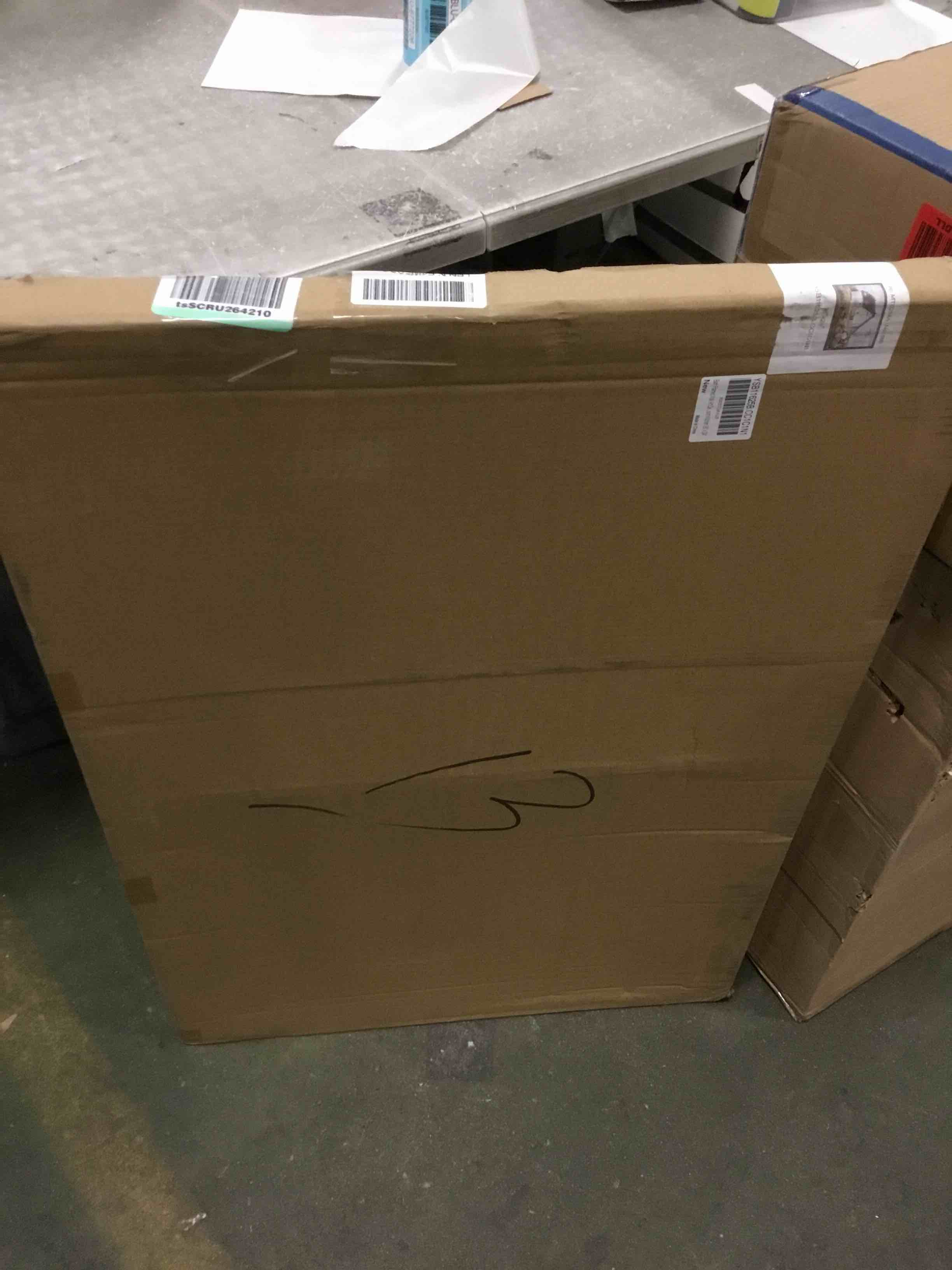 https://s3.amazonaws.com/lotting-images-prod/bidfta/BLU6777223_1721705453554.jpeg