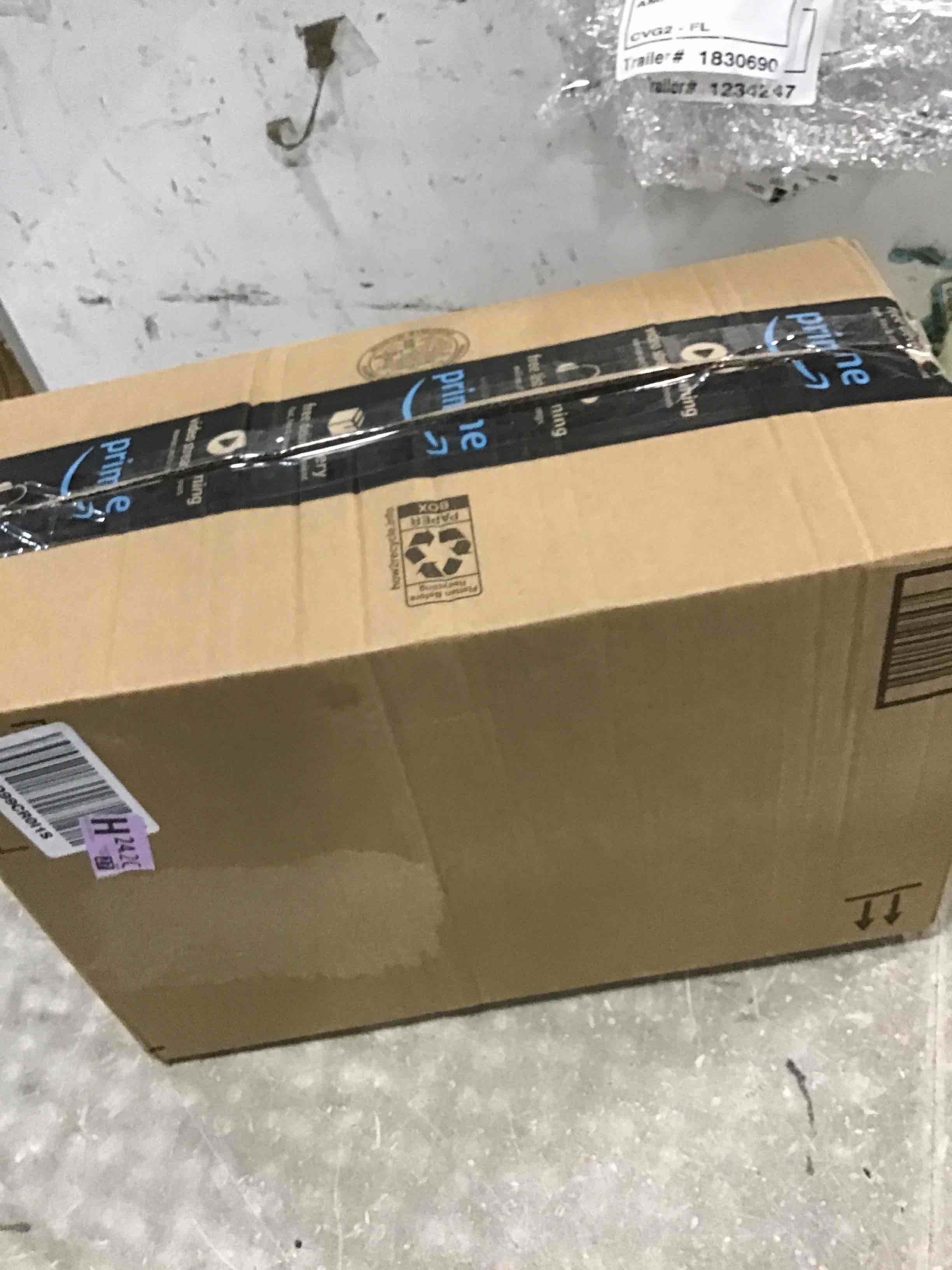 https://s3.amazonaws.com/lotting-images-prod/bidfta/BLU6777424_1721751947988.jpeg