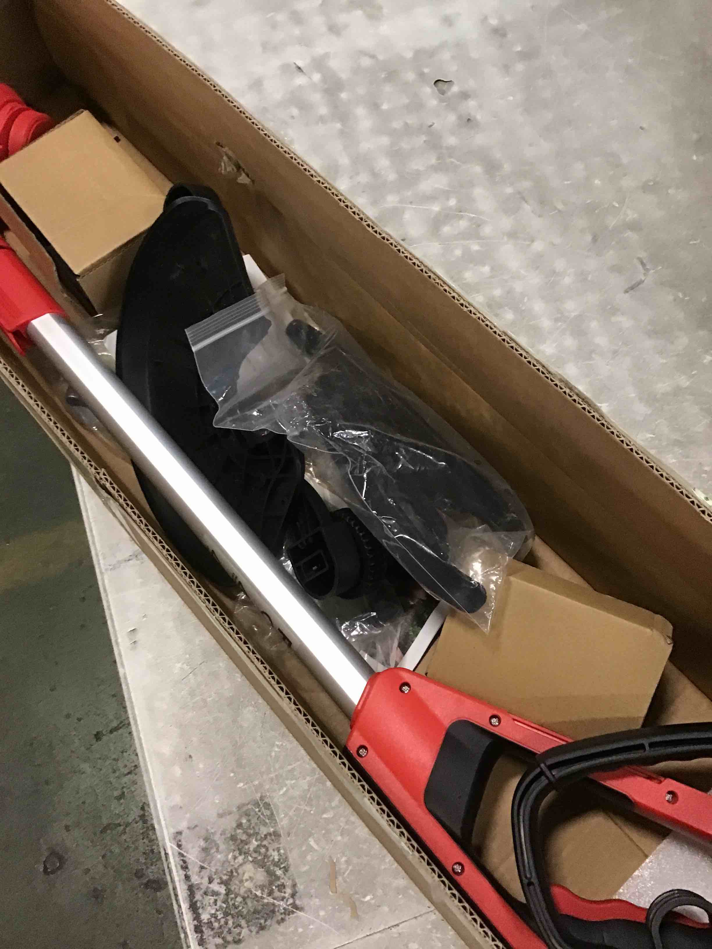 https://s3.amazonaws.com/lotting-images-prod/bidfta/BLU6777436_1721755624555.jpeg