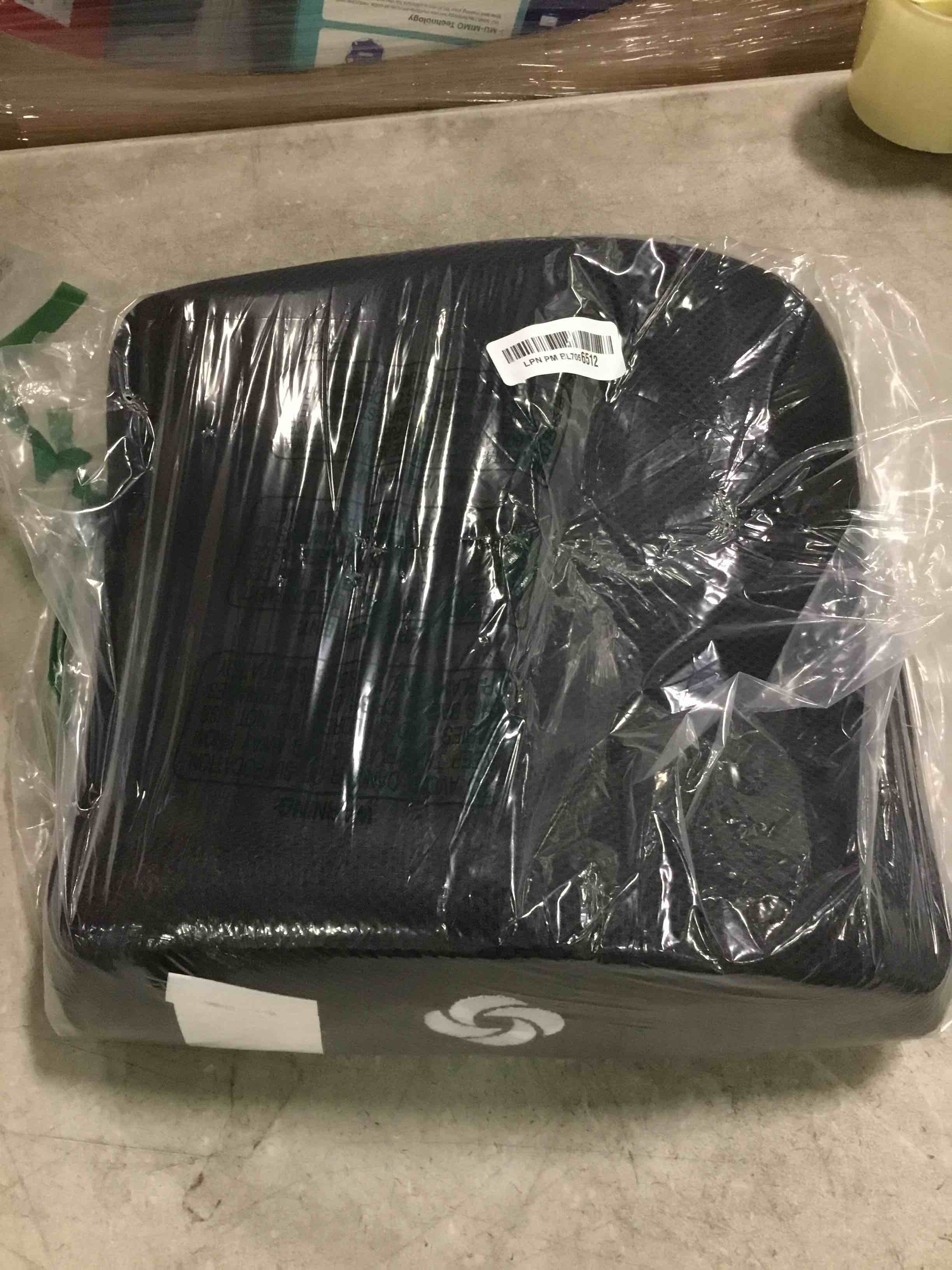 https://s3.amazonaws.com/lotting-images-prod/bidfta/BLU6777755_1721474803189.jpeg