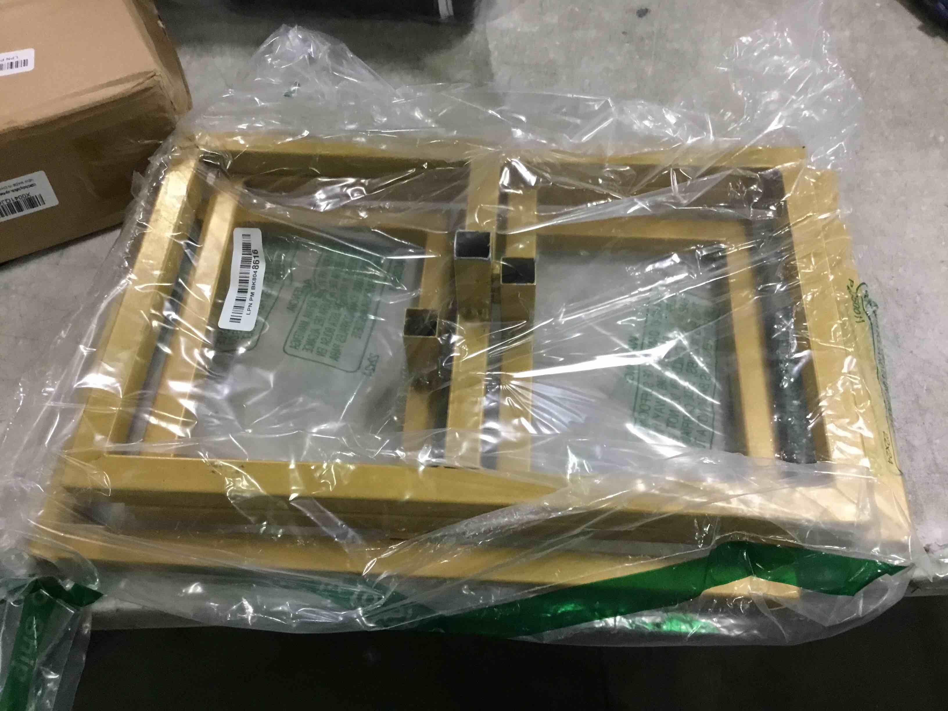 https://s3.amazonaws.com/lotting-images-prod/bidfta/BLU6777762_1721475159054.jpeg