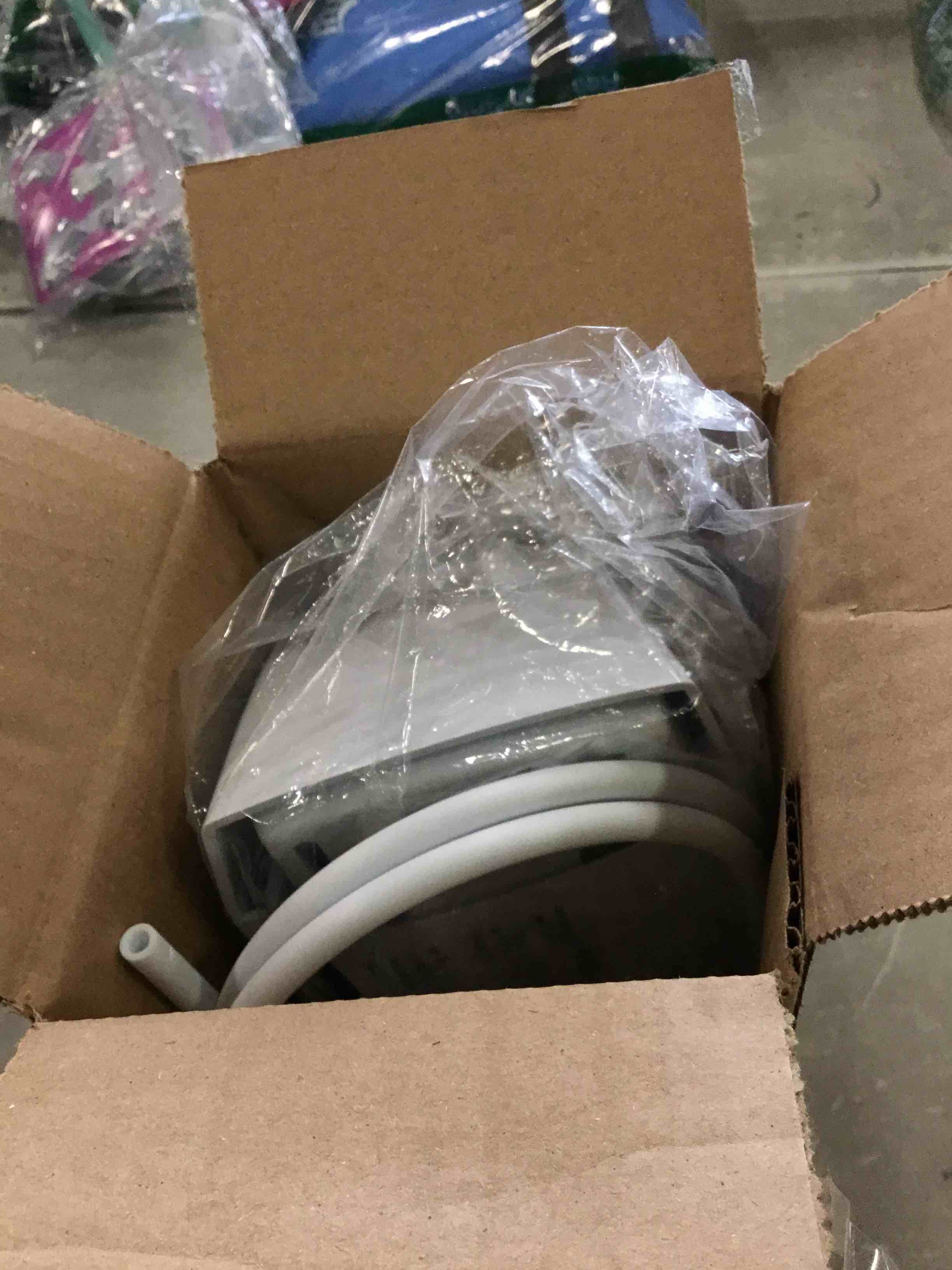 https://s3.amazonaws.com/lotting-images-prod/bidfta/BLU6778391_1721740649604.jpeg