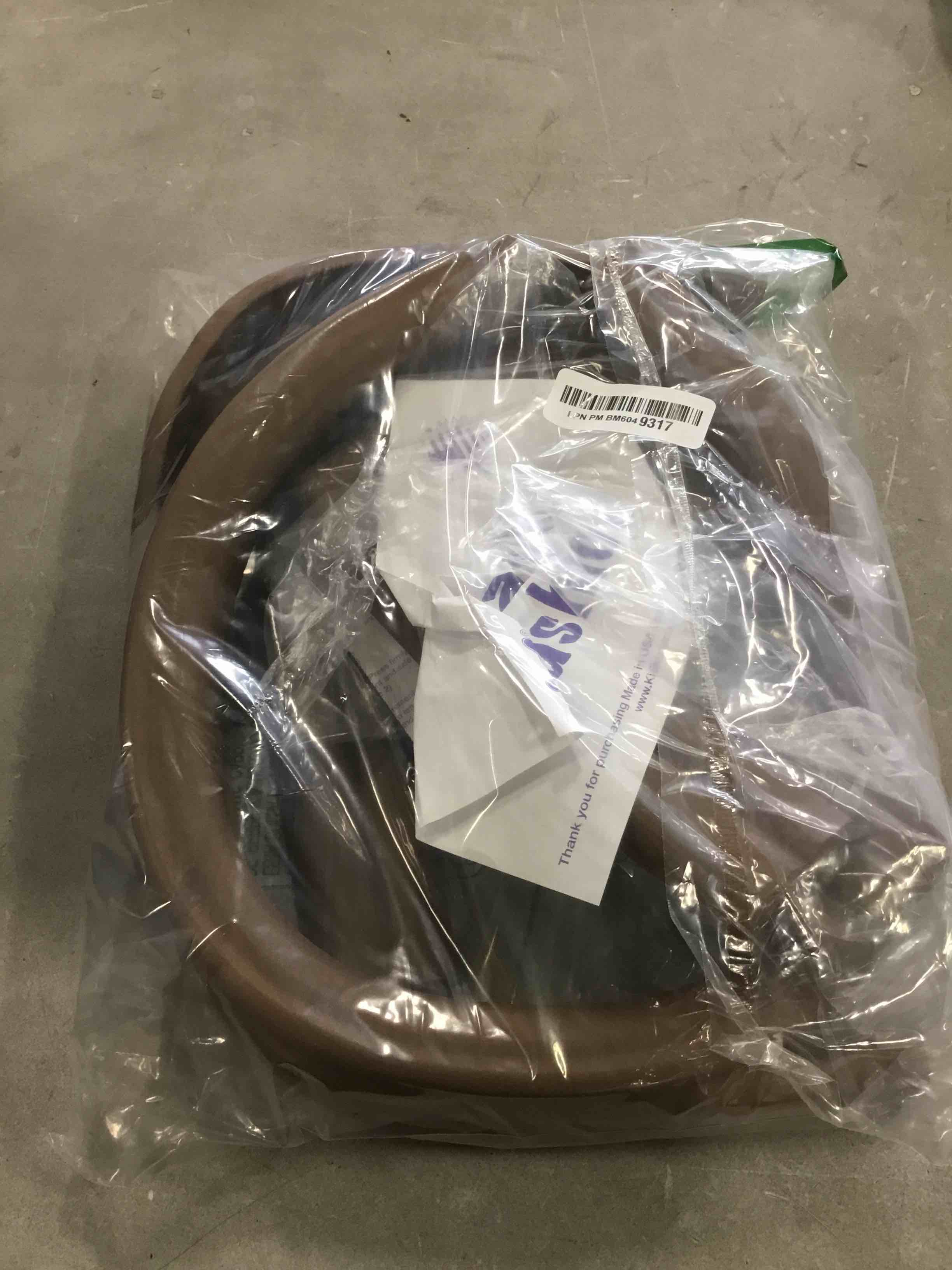 https://s3.amazonaws.com/lotting-images-prod/bidfta/BLU6778815_1721826530195.jpeg