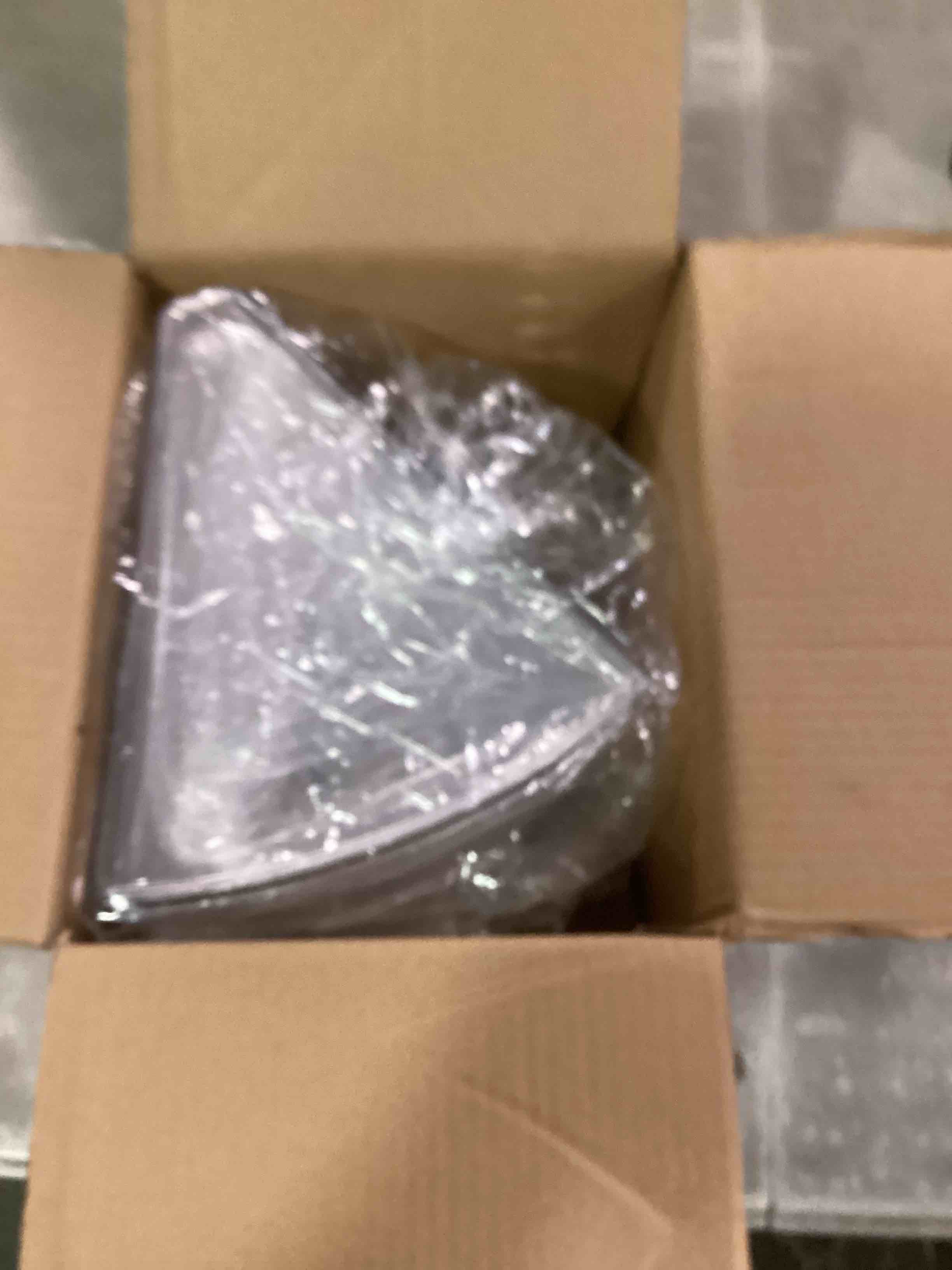 https://s3.amazonaws.com/lotting-images-prod/bidfta/BLU6779409_1722954447353.jpeg