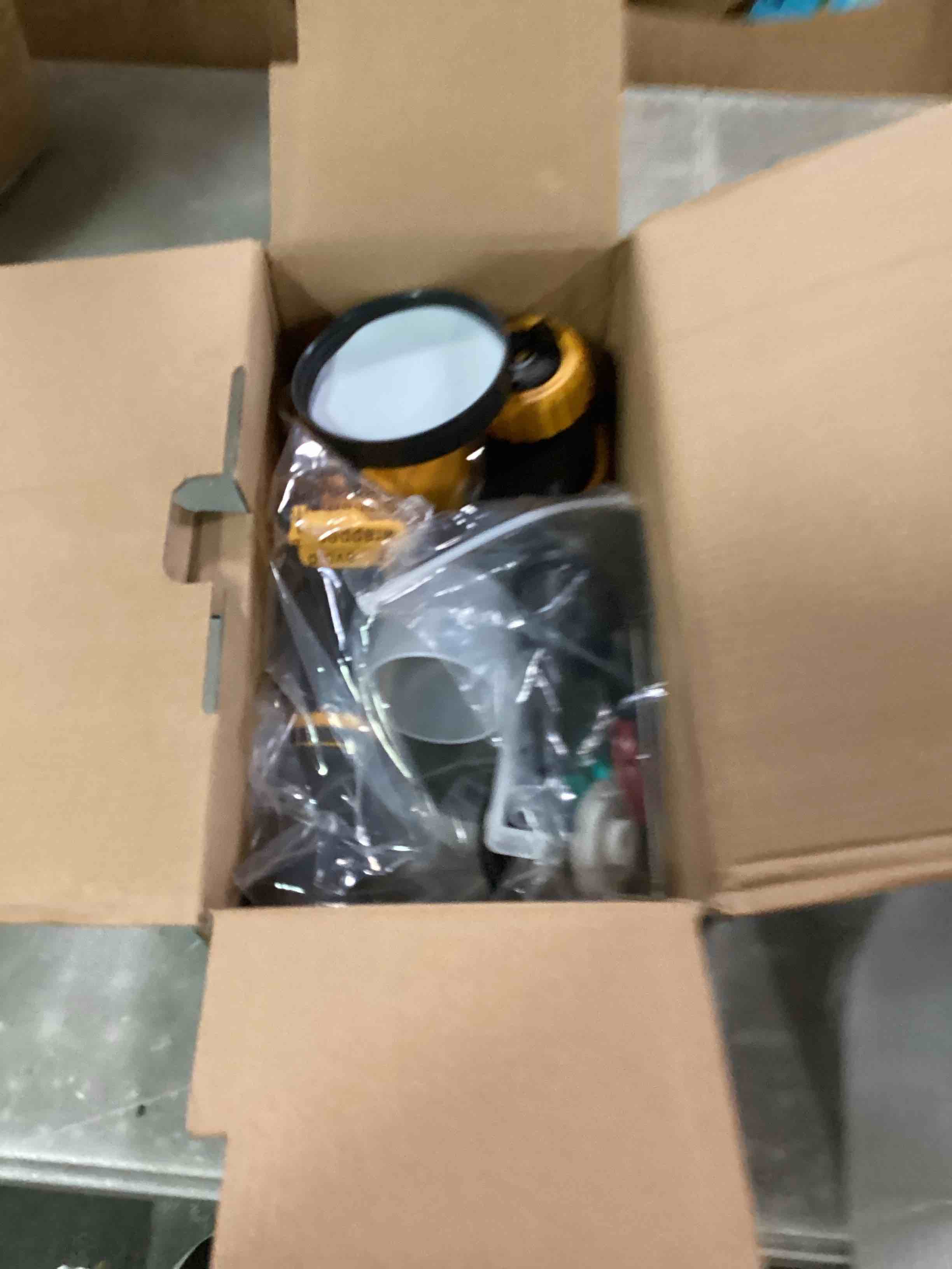https://s3.amazonaws.com/lotting-images-prod/bidfta/BLU6779417_1722955239083.jpeg