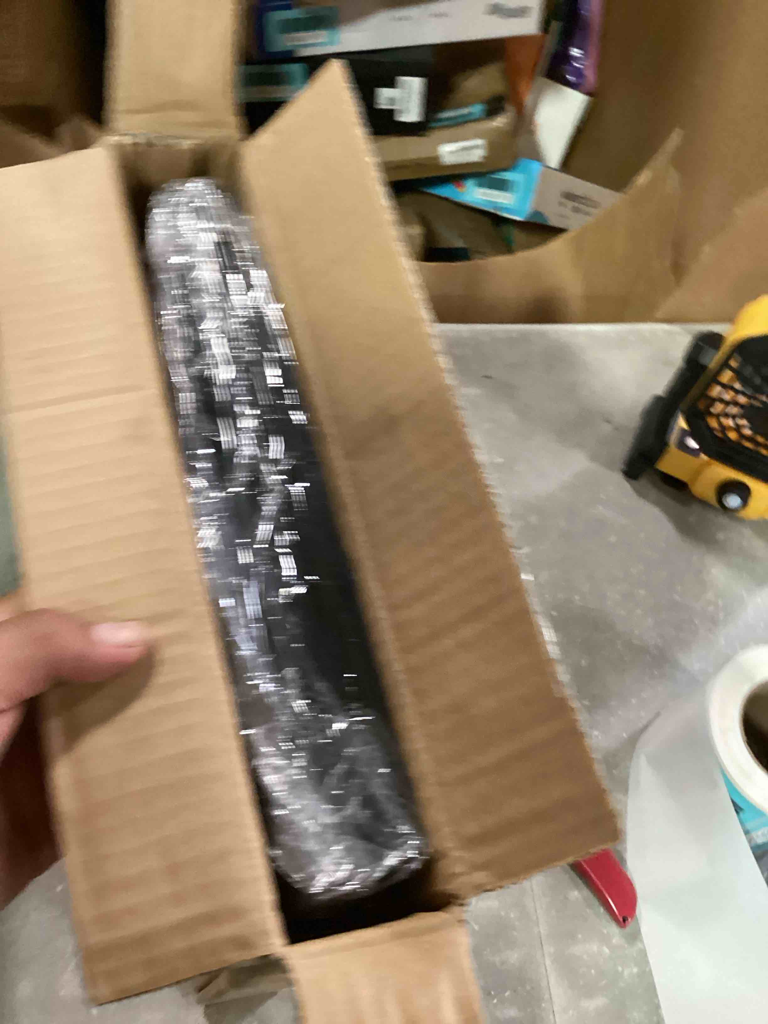 https://s3.amazonaws.com/lotting-images-prod/bidfta/BLU6779429_1722956709291.jpeg
