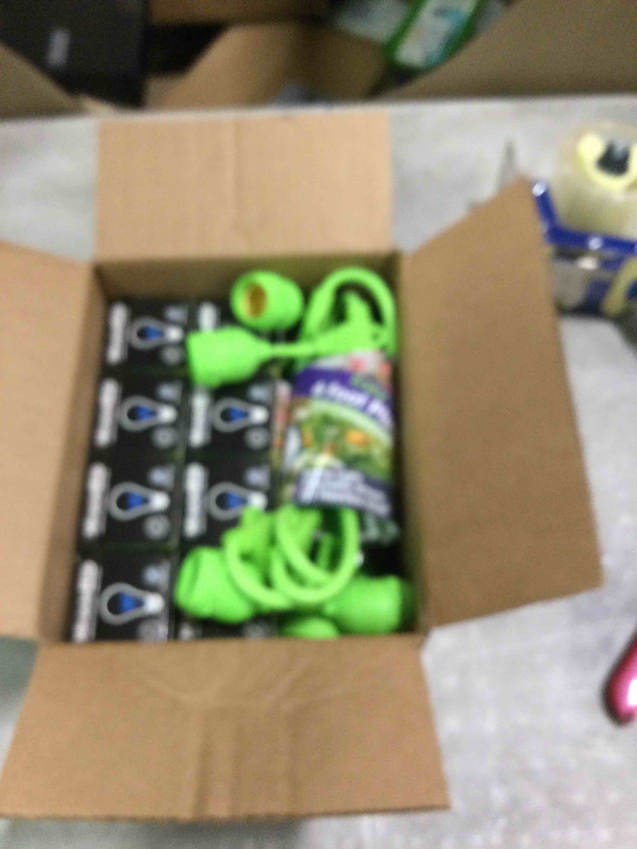 https://s3.amazonaws.com/lotting-images-prod/bidfta/BLU6779654_1723032527956.jpeg