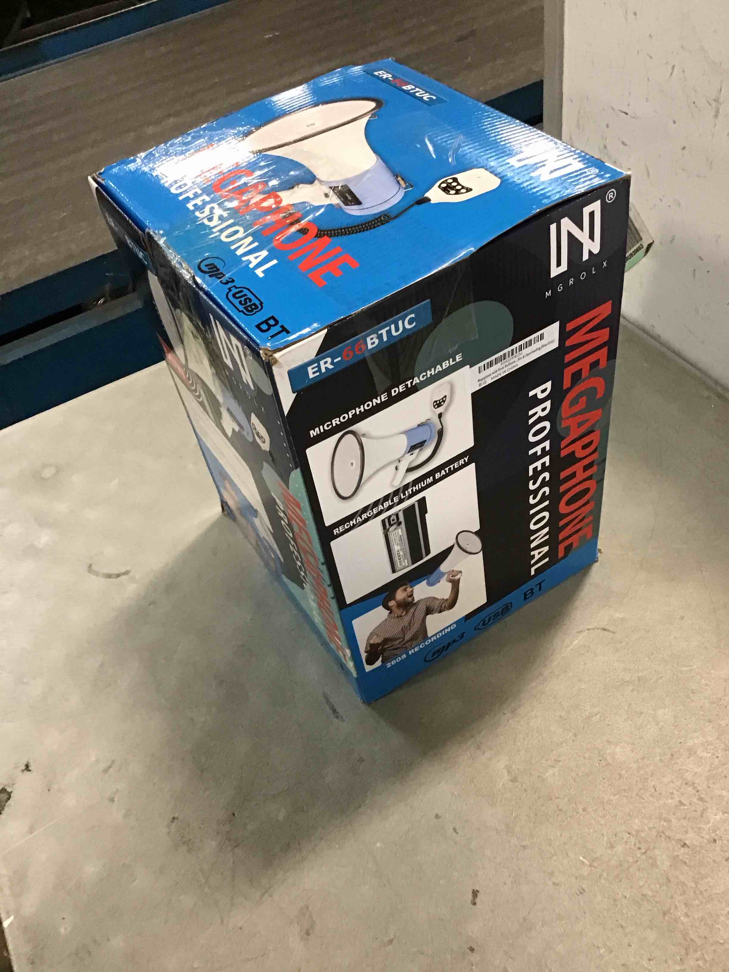 https://s3.amazonaws.com/lotting-images-prod/bidfta/BLU6780447_1721304781719.jpeg