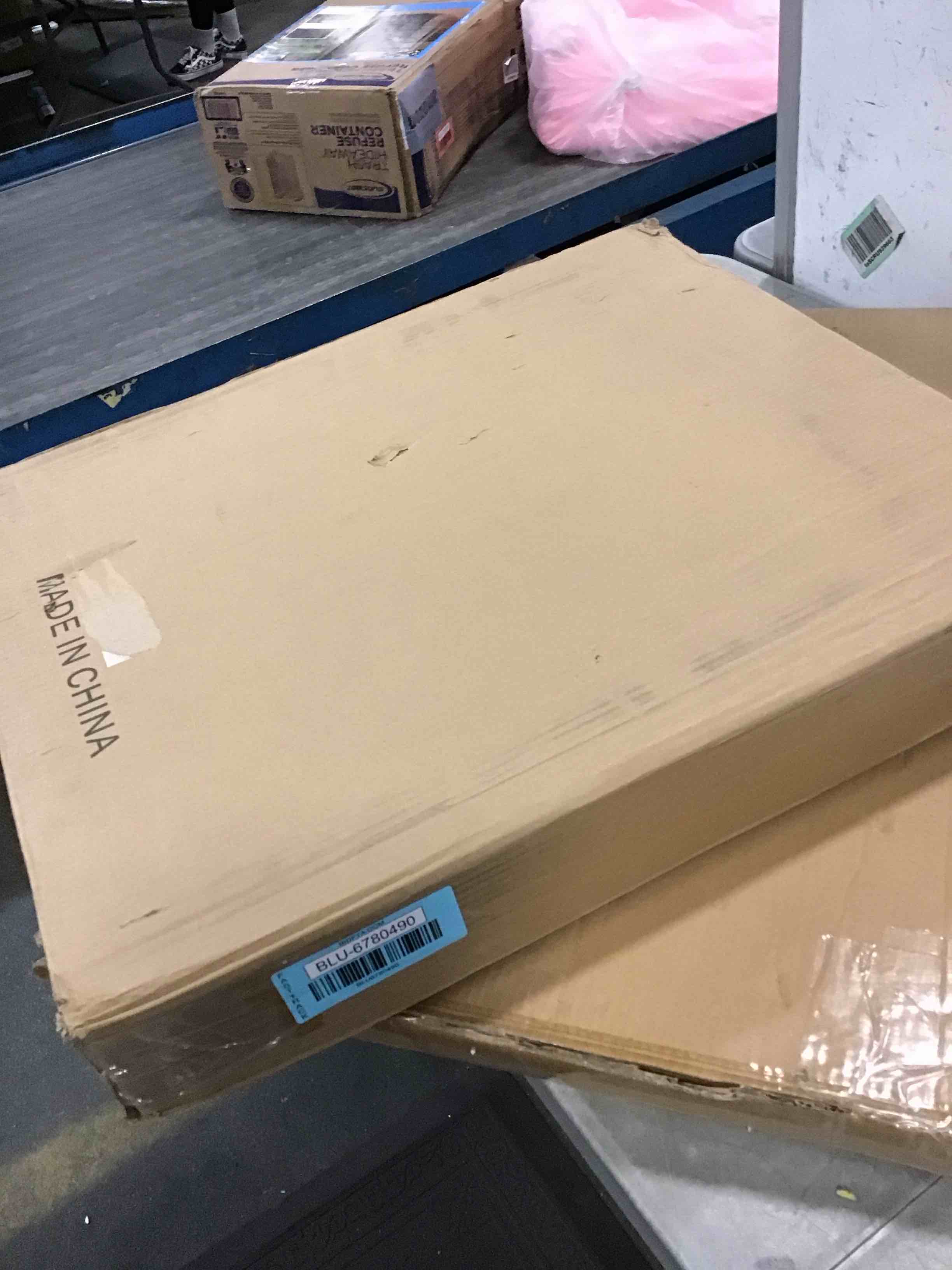 https://s3.amazonaws.com/lotting-images-prod/bidfta/BLU6780490_1721309371514.jpeg