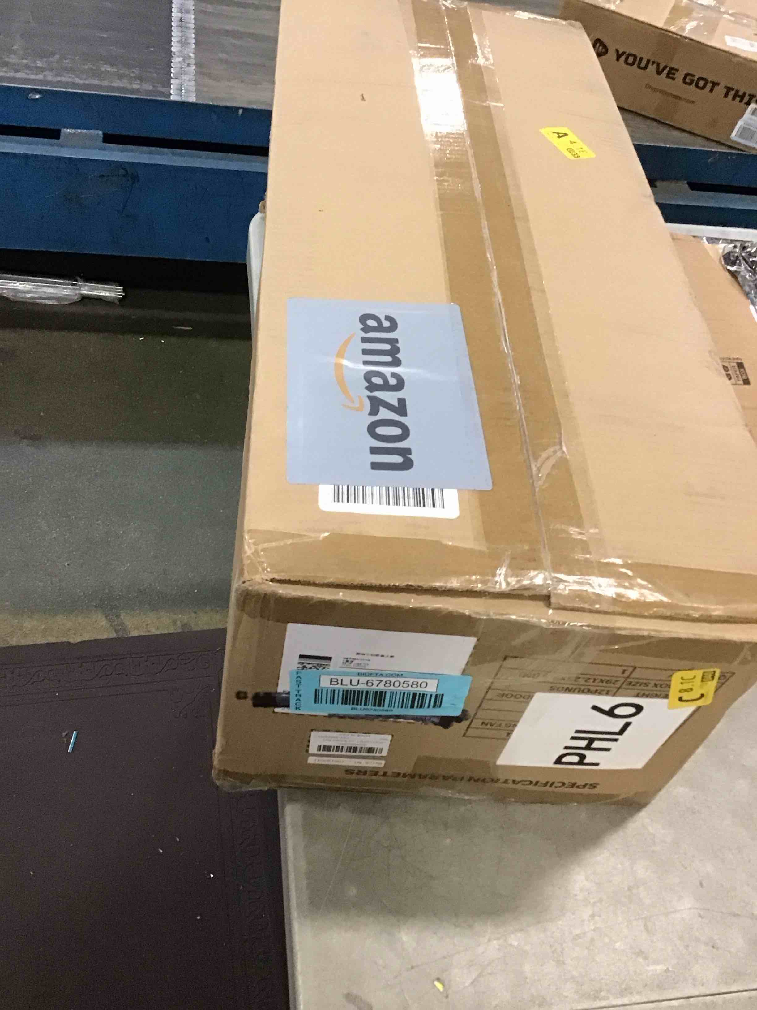 https://s3.amazonaws.com/lotting-images-prod/bidfta/BLU6780580_1721319675898.jpeg