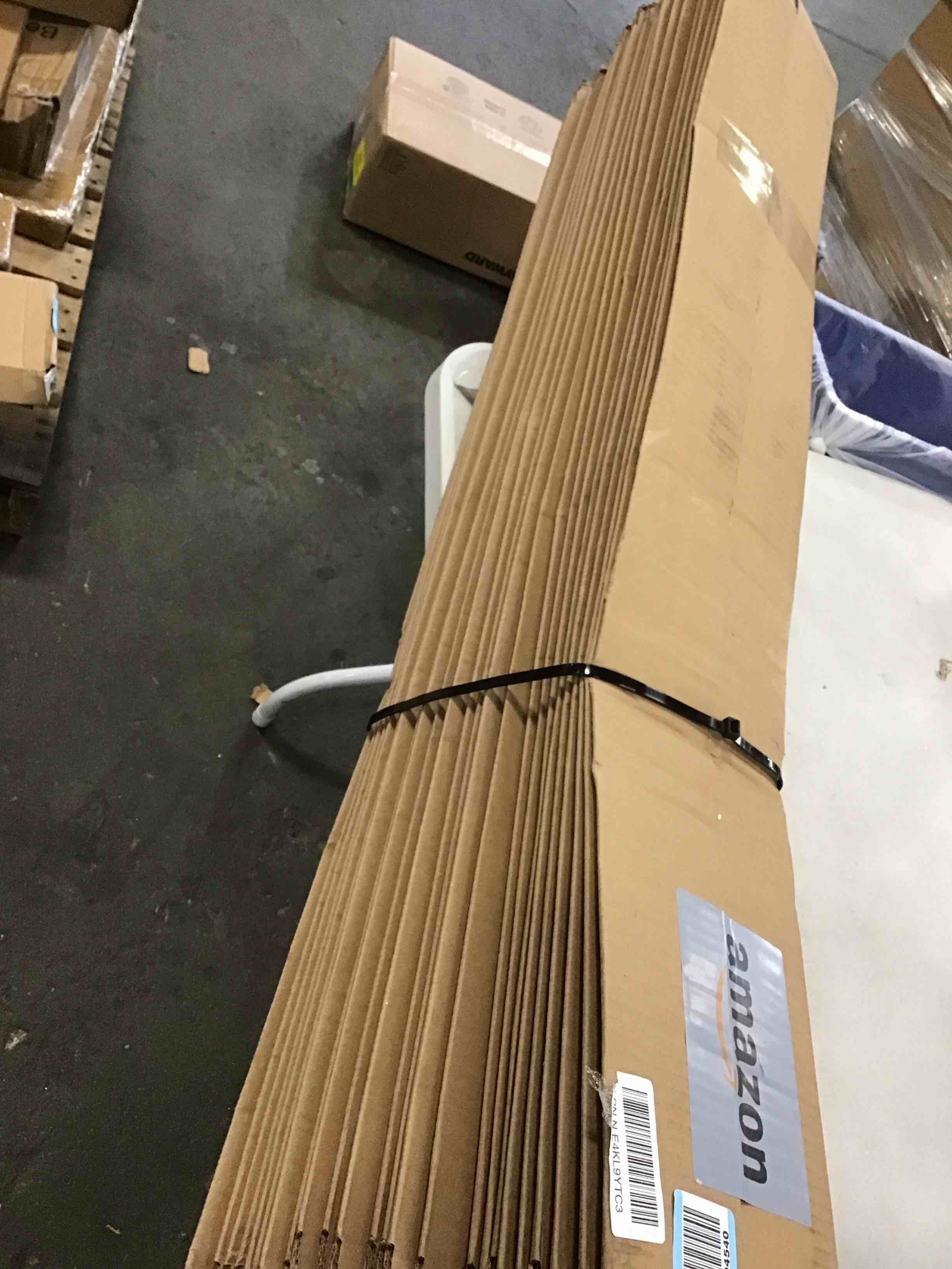 https://s3.amazonaws.com/lotting-images-prod/bidfta/BLU6780758_1721394472998.jpeg