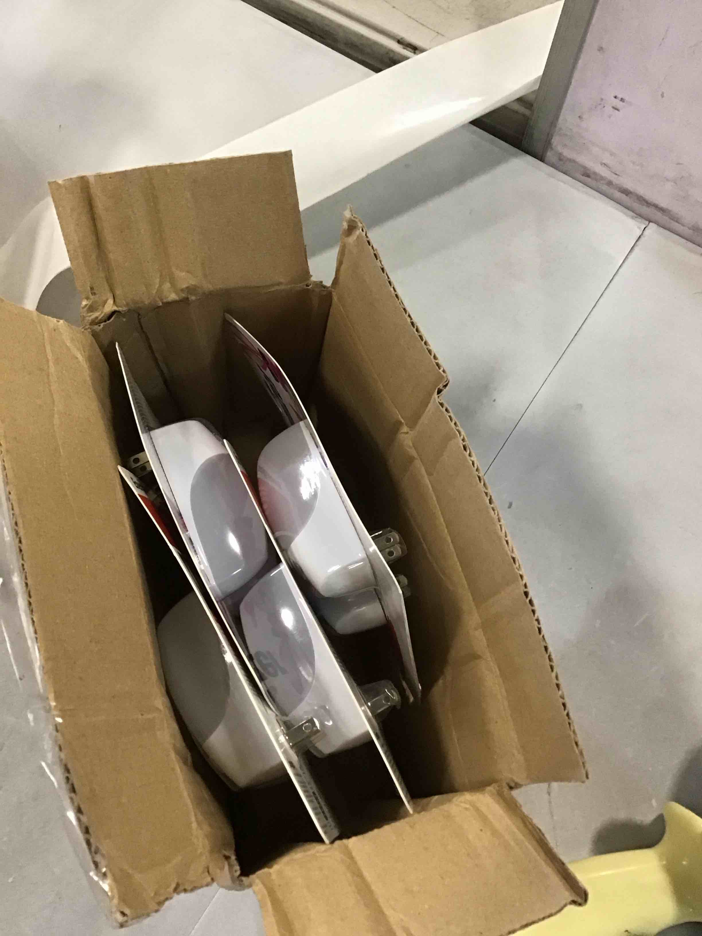 https://s3.amazonaws.com/lotting-images-prod/bidfta/BLU6780919_1721411741973.jpeg