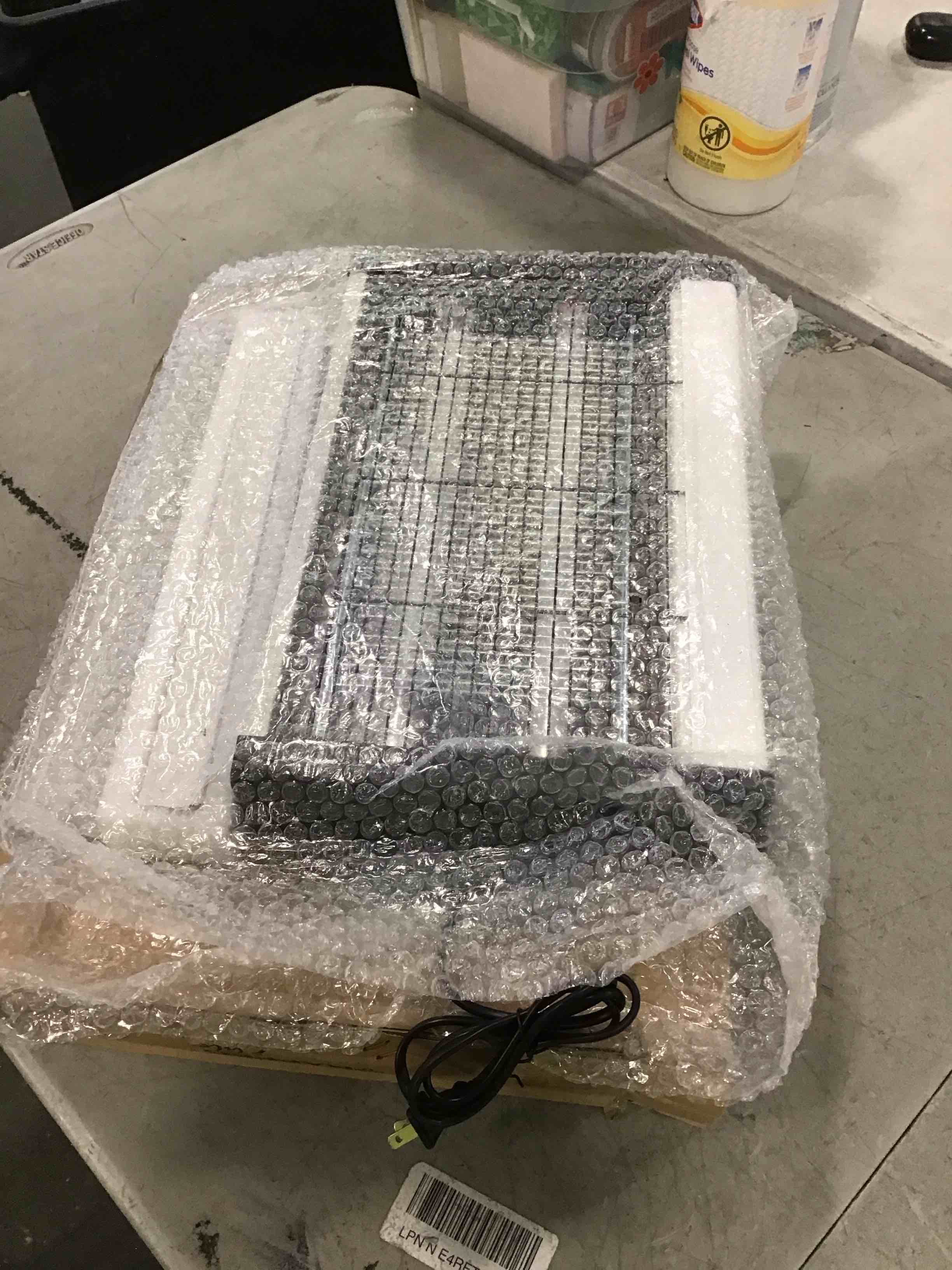 https://s3.amazonaws.com/lotting-images-prod/bidfta/BLU6781216_1721737227291.jpeg
