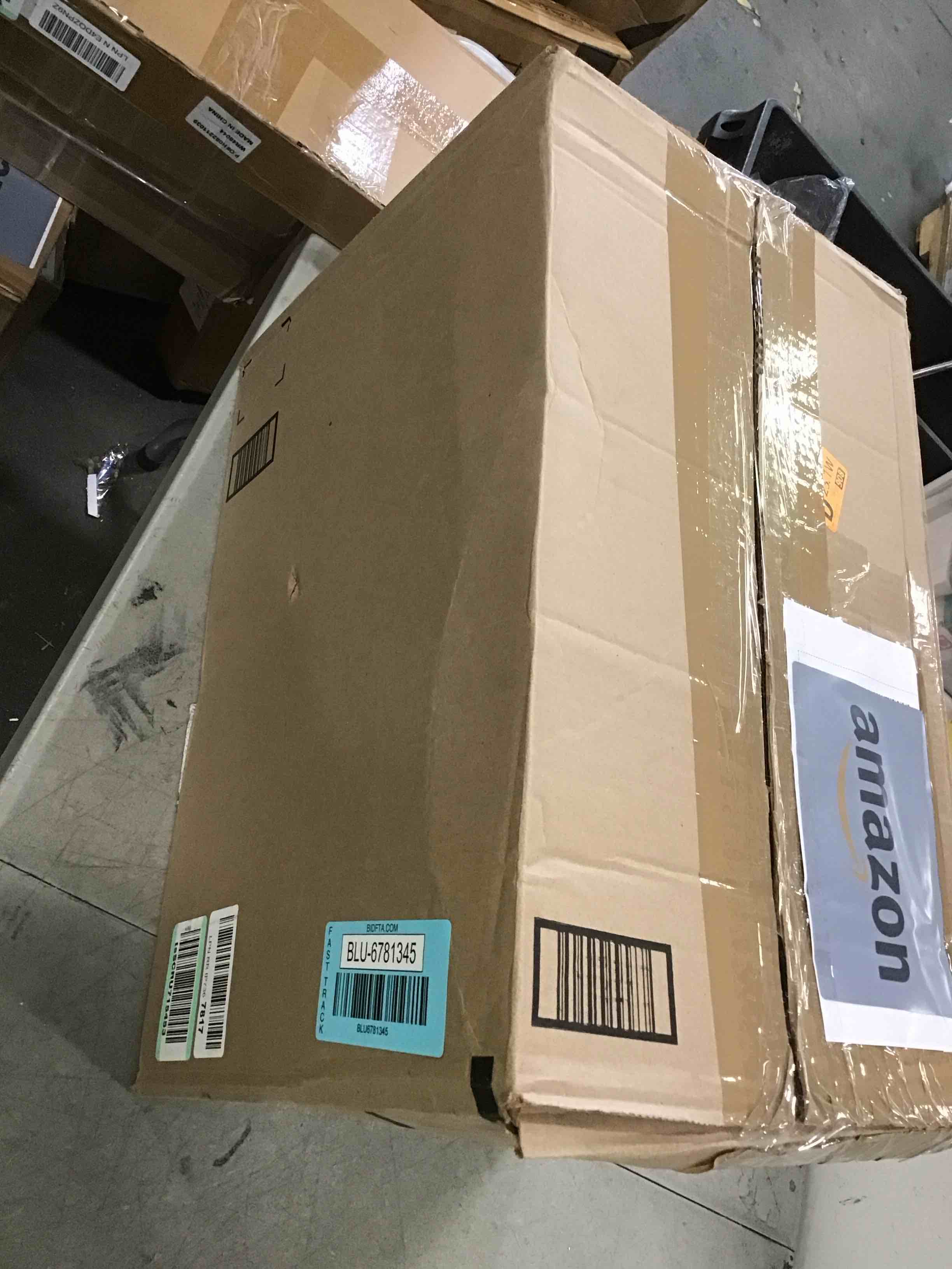 https://s3.amazonaws.com/lotting-images-prod/bidfta/BLU6781345_1721755231235.jpeg