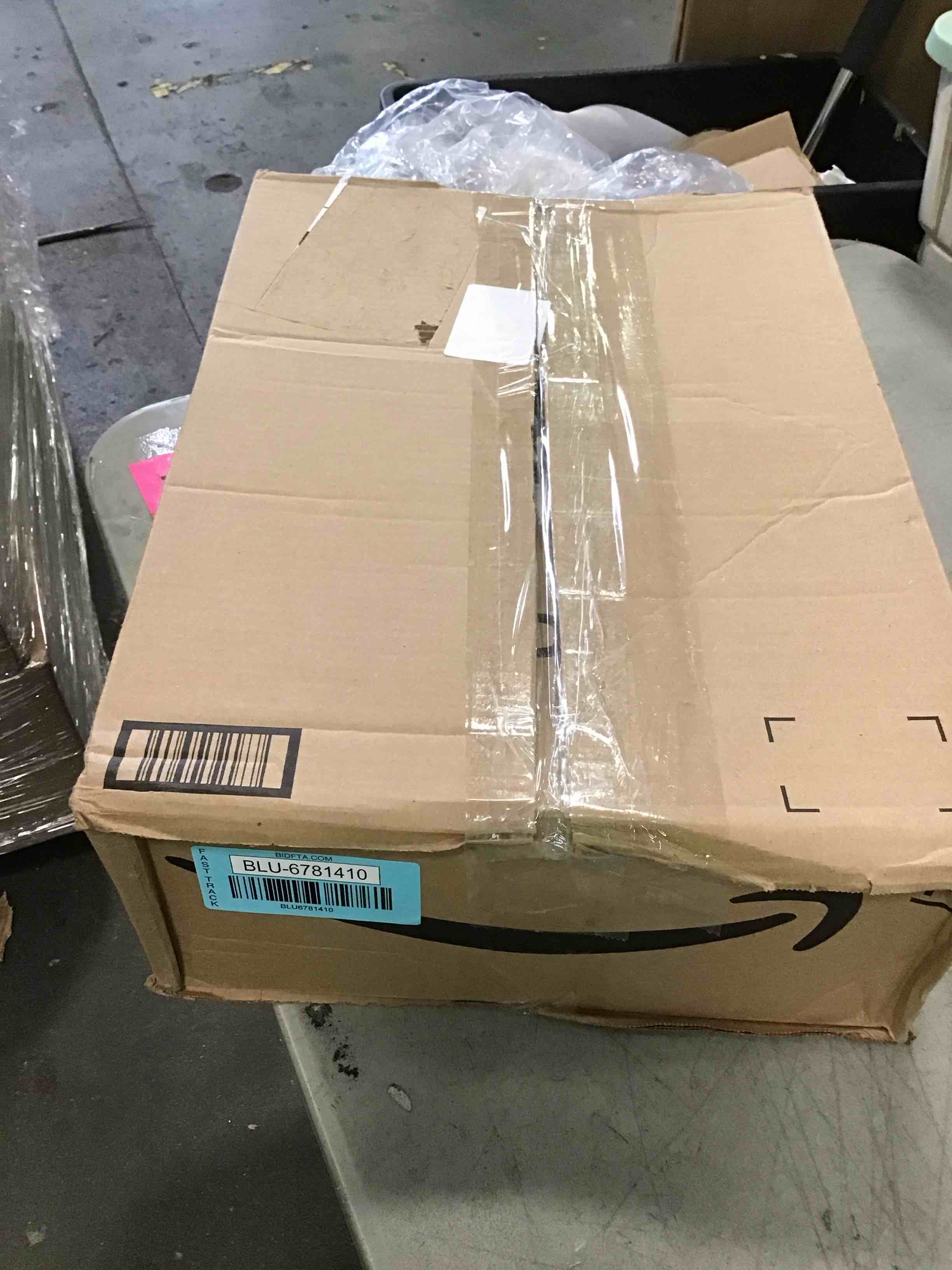 https://s3.amazonaws.com/lotting-images-prod/bidfta/BLU6781410_1721763873113.jpeg