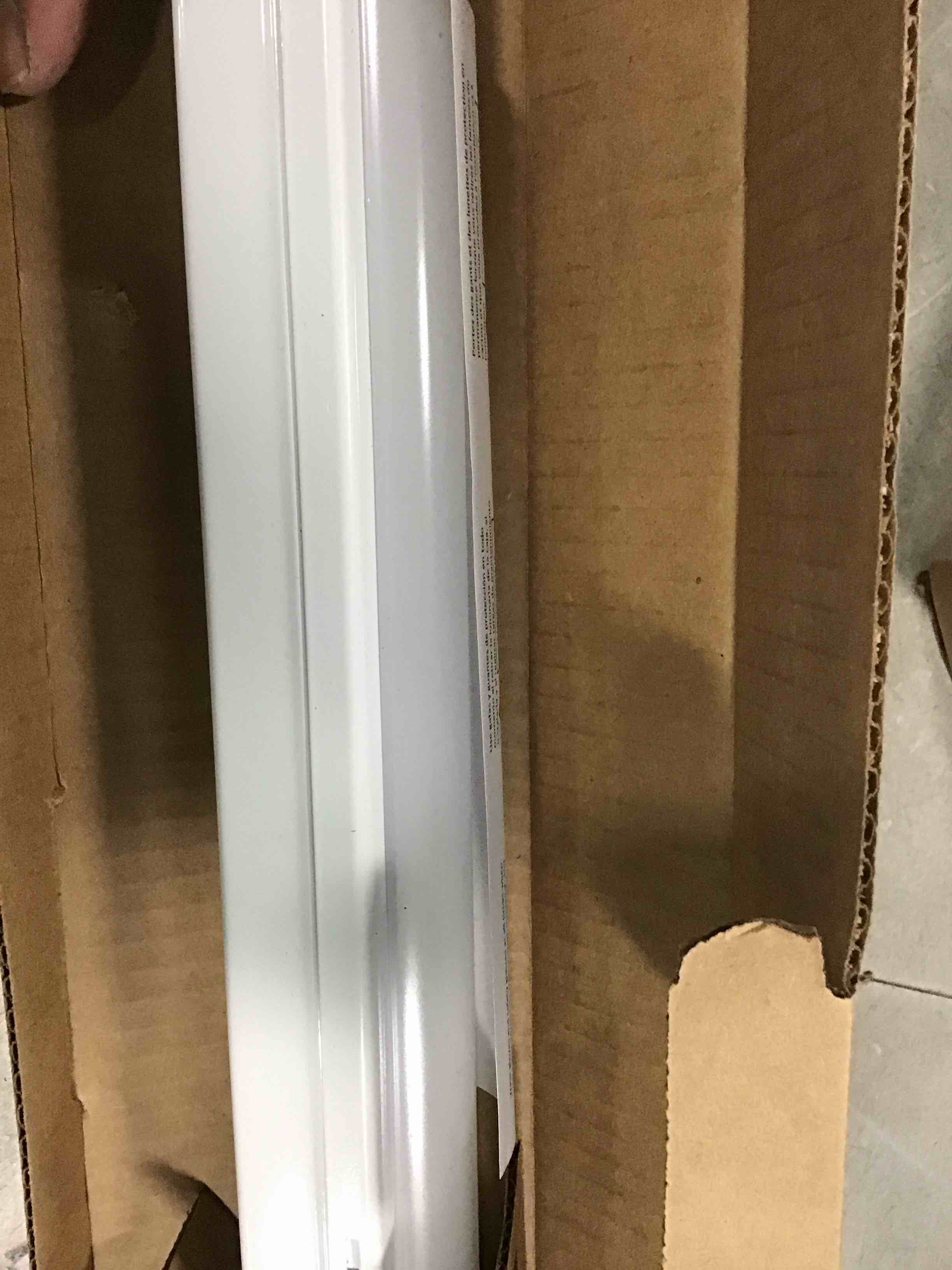 https://s3.amazonaws.com/lotting-images-prod/bidfta/BLU6781450_1721821283969.jpeg