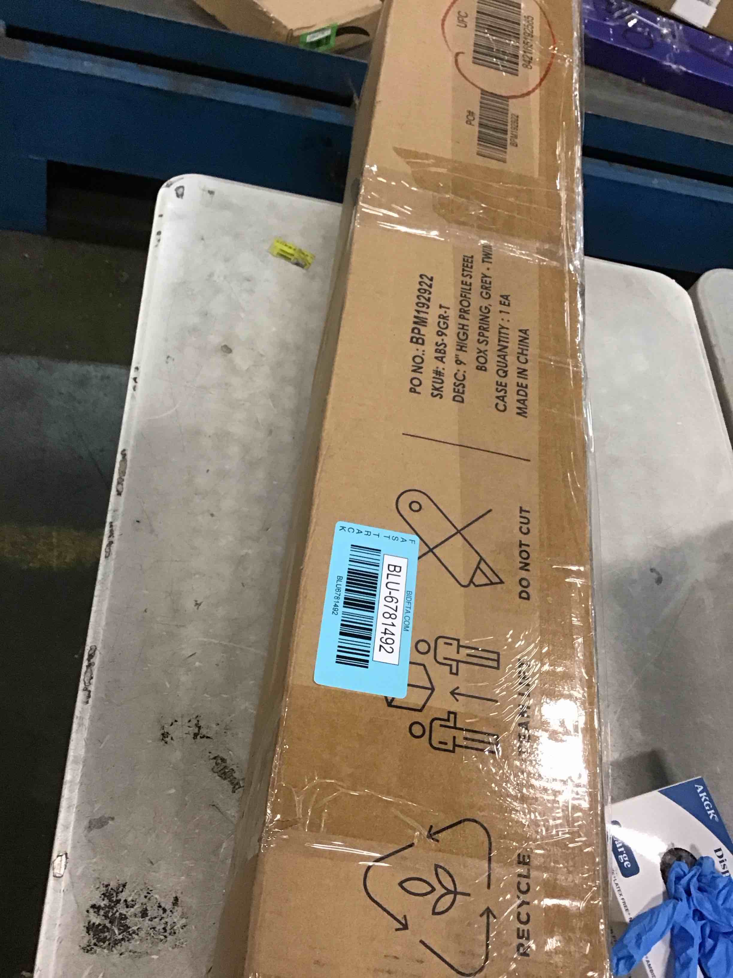 https://s3.amazonaws.com/lotting-images-prod/bidfta/BLU6781492_1721826017845.jpeg