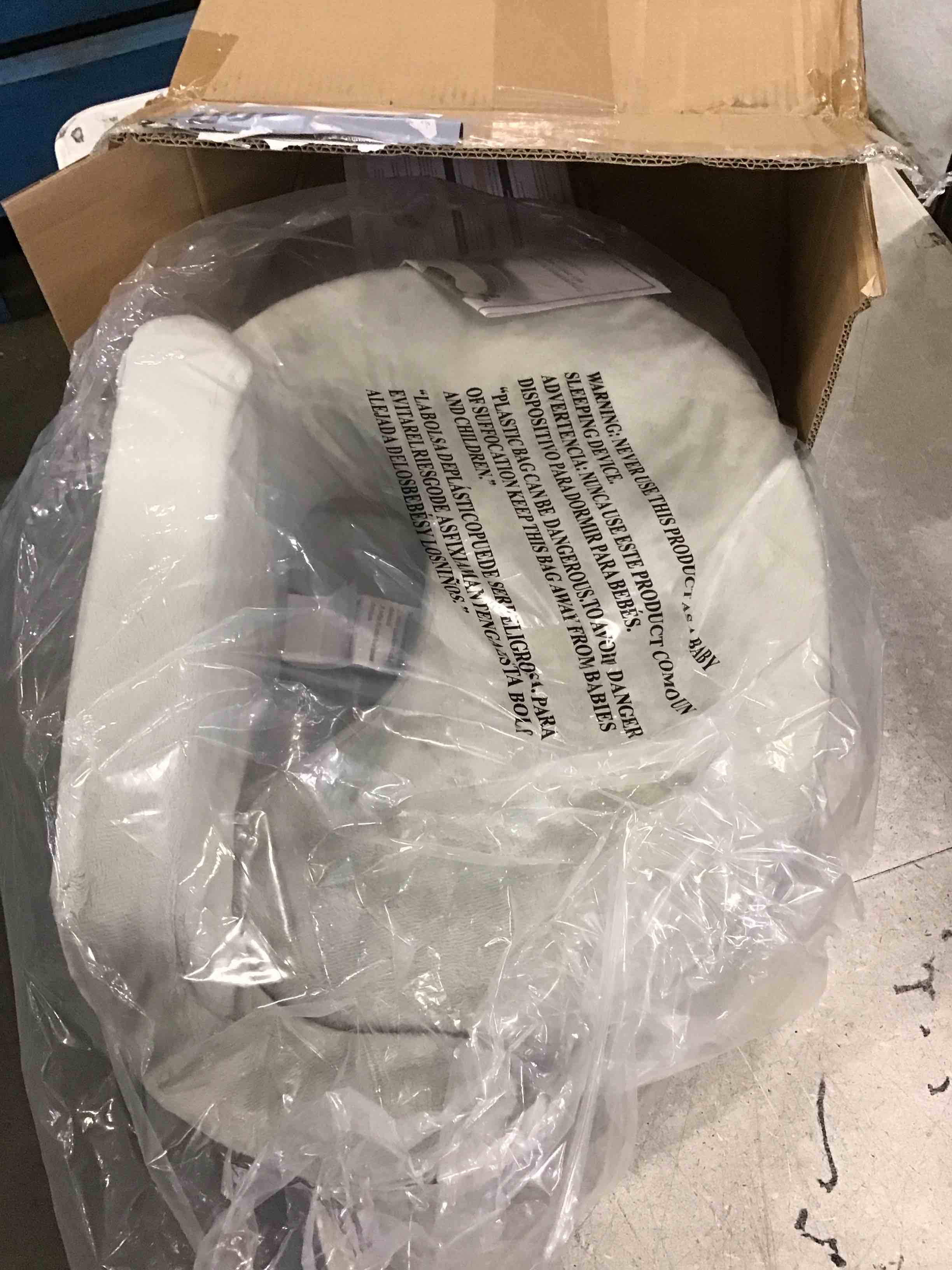 https://s3.amazonaws.com/lotting-images-prod/bidfta/BLU6781585_1721835601640.jpeg