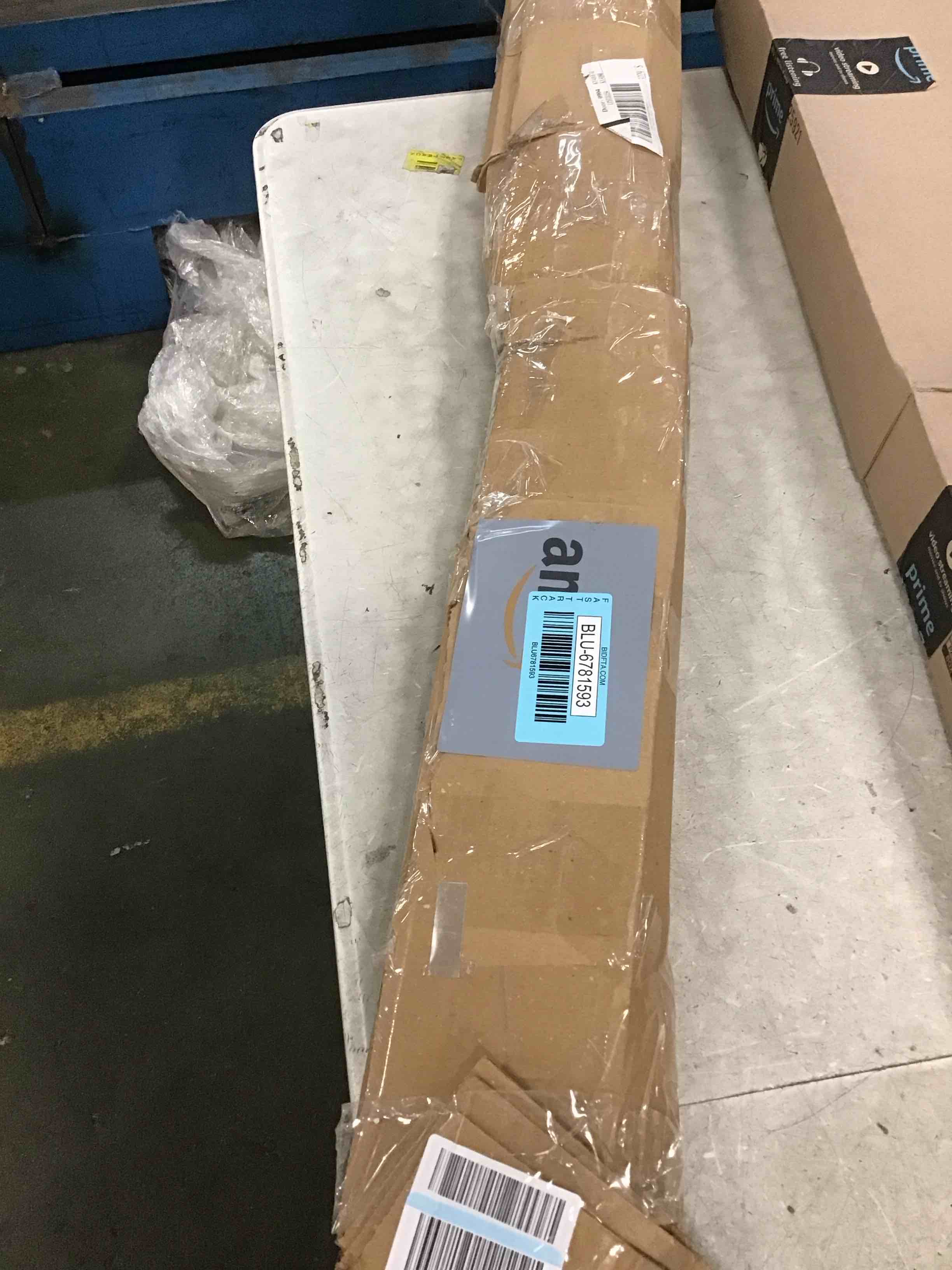 https://s3.amazonaws.com/lotting-images-prod/bidfta/BLU6781593_1721837131755.jpeg