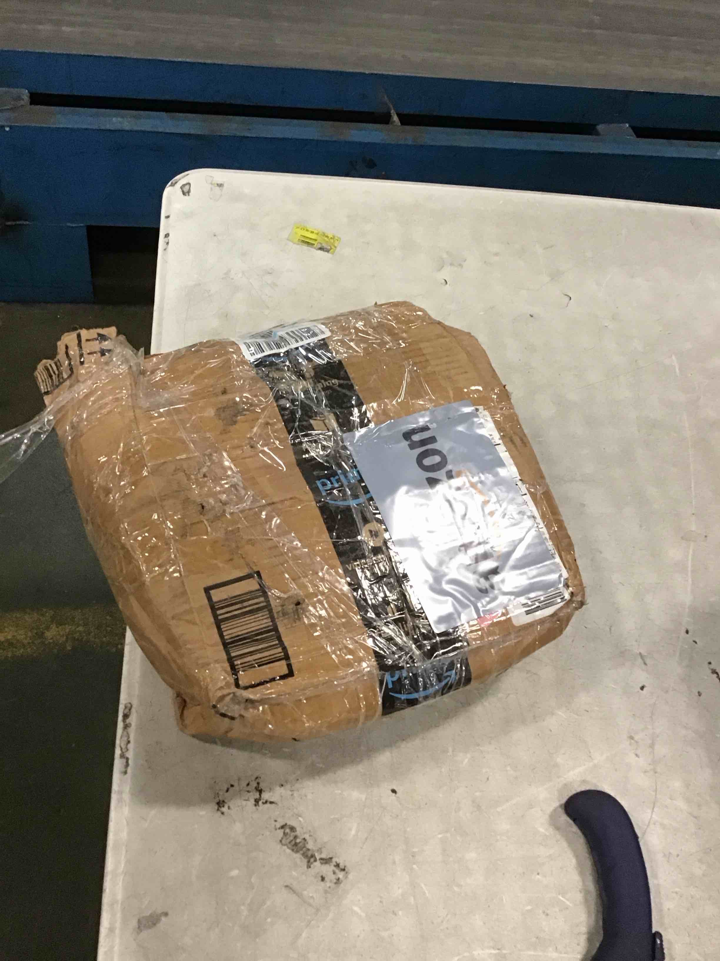 https://s3.amazonaws.com/lotting-images-prod/bidfta/BLU6781668_1721850701435.jpeg