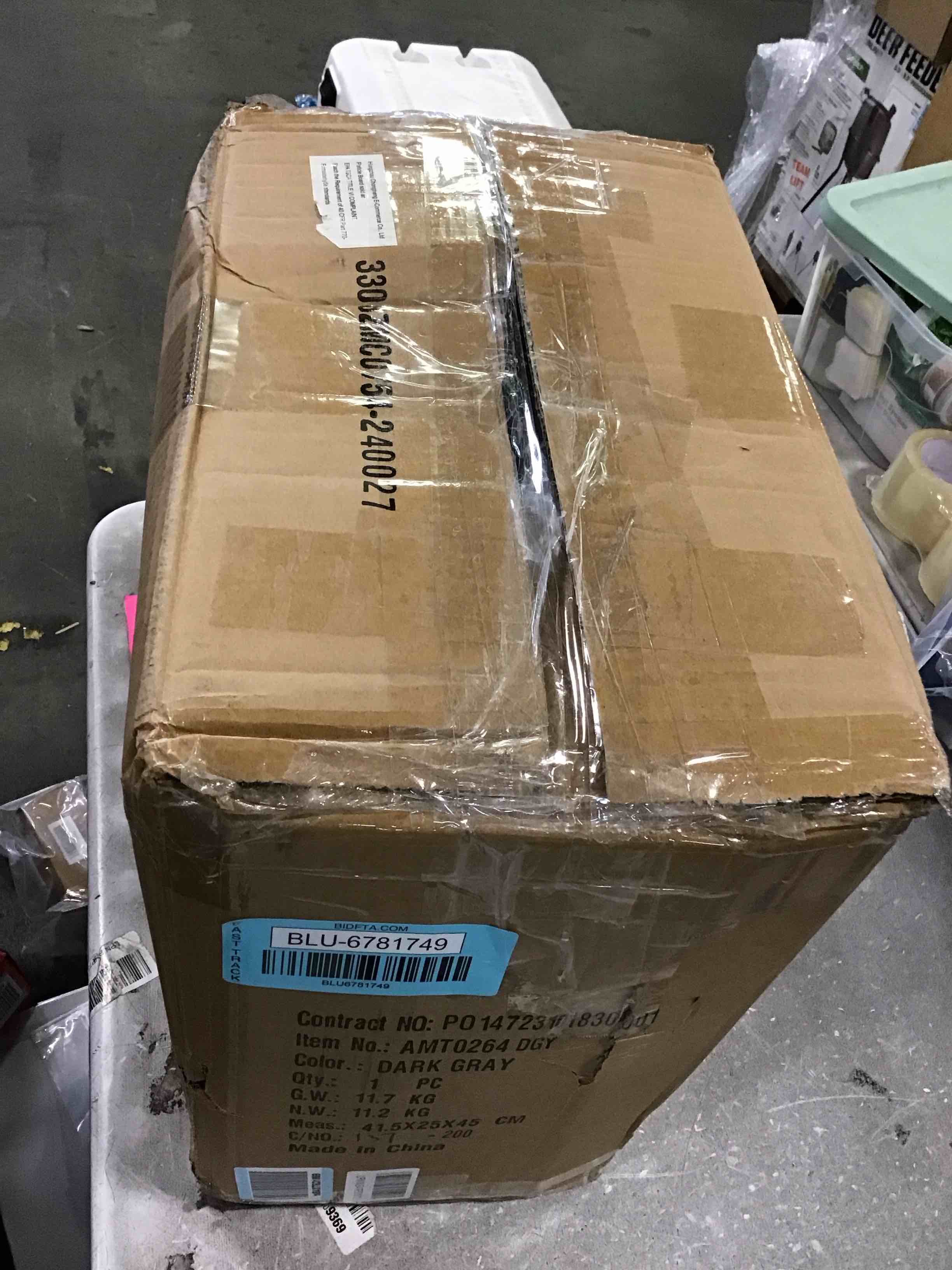 https://s3.amazonaws.com/lotting-images-prod/bidfta/BLU6781749_1721913858645.jpeg