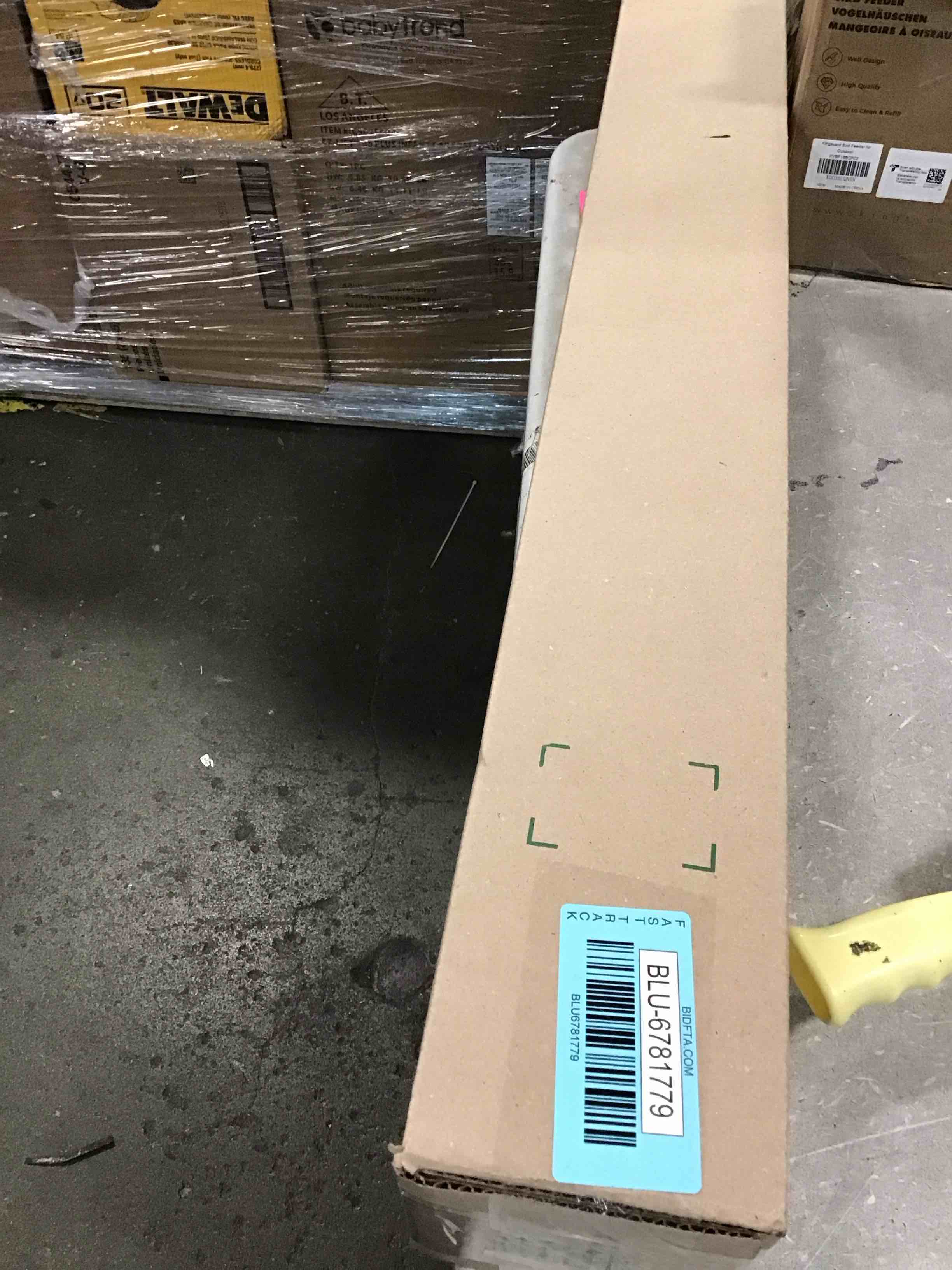 https://s3.amazonaws.com/lotting-images-prod/bidfta/BLU6781779_1721919734164.jpeg