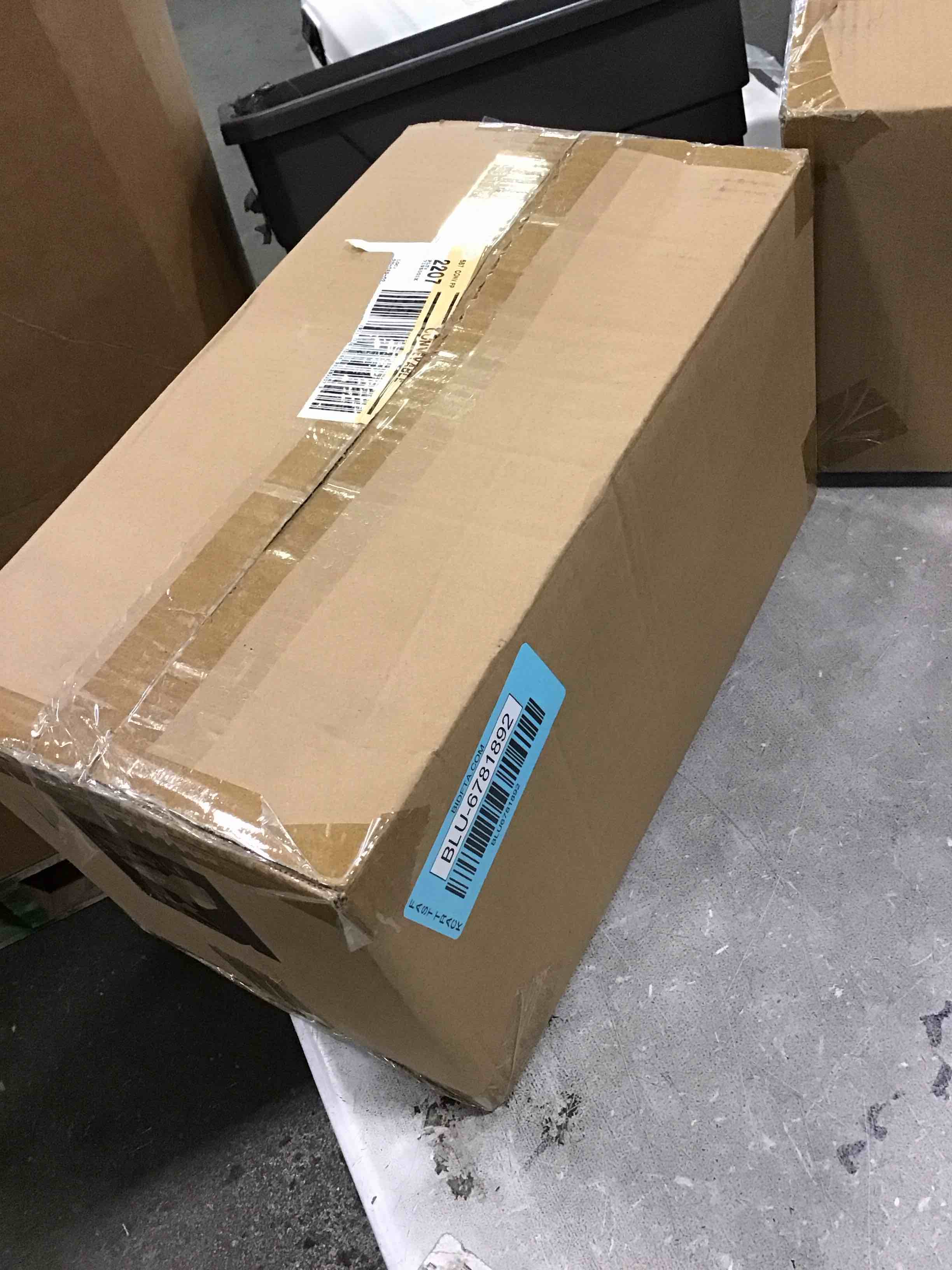 https://s3.amazonaws.com/lotting-images-prod/bidfta/BLU6781892_1721936278391.jpeg