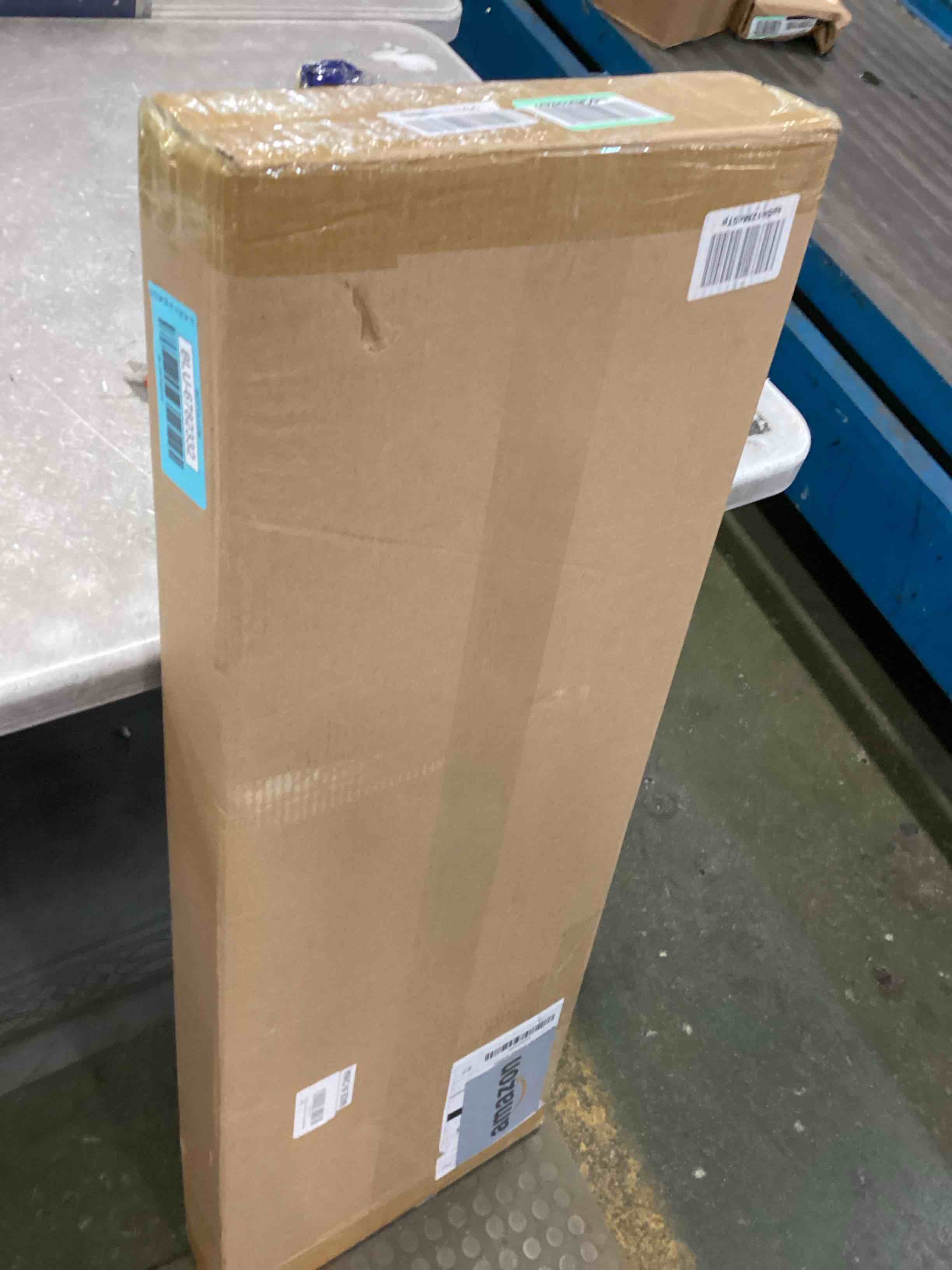 https://s3.amazonaws.com/lotting-images-prod/bidfta/BLU6782332_1721309706450.jpeg