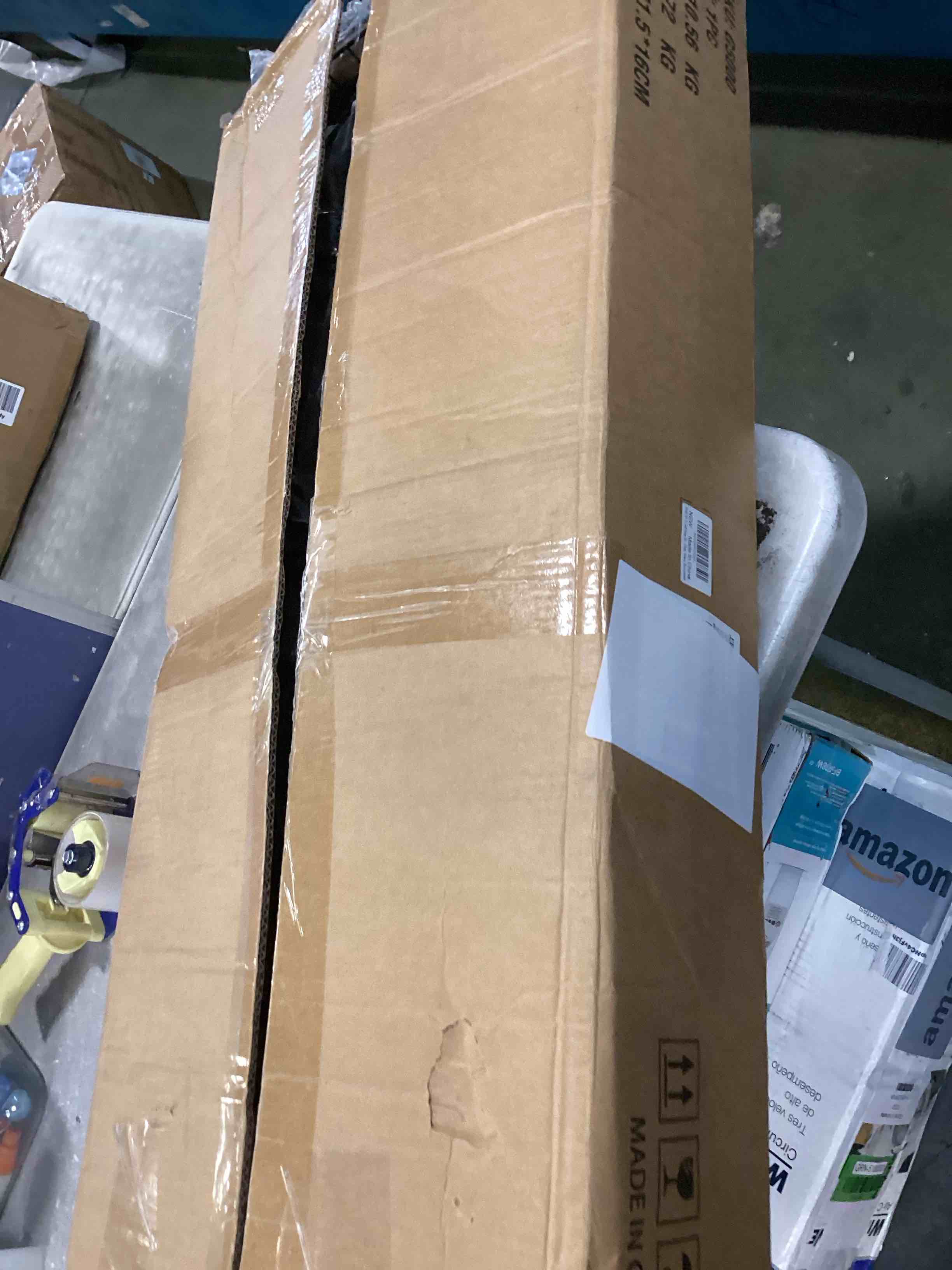 https://s3.amazonaws.com/lotting-images-prod/bidfta/BLU6782380_1721316780411.jpeg