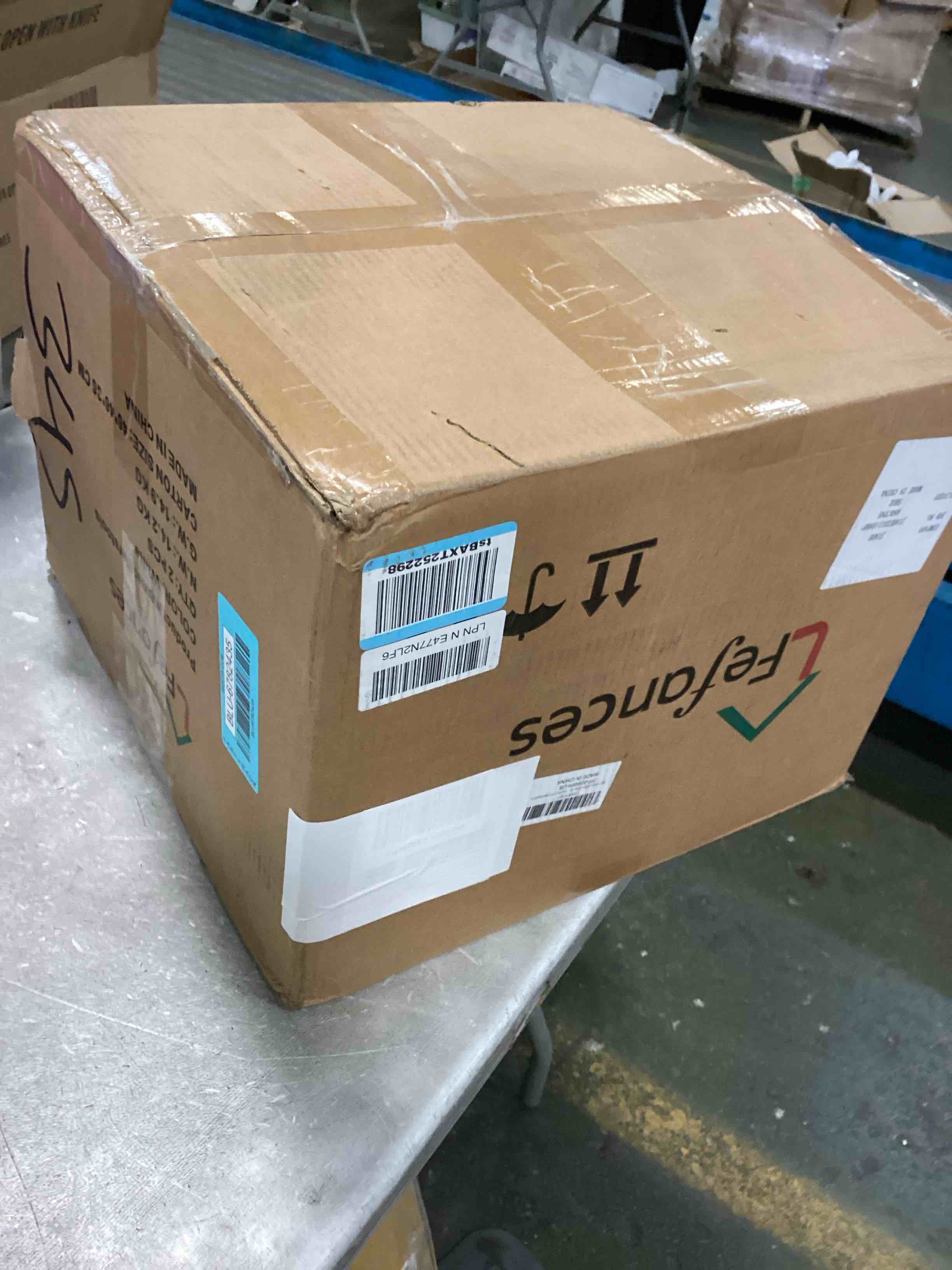 https://s3.amazonaws.com/lotting-images-prod/bidfta/BLU6782435_1721324796816.jpeg