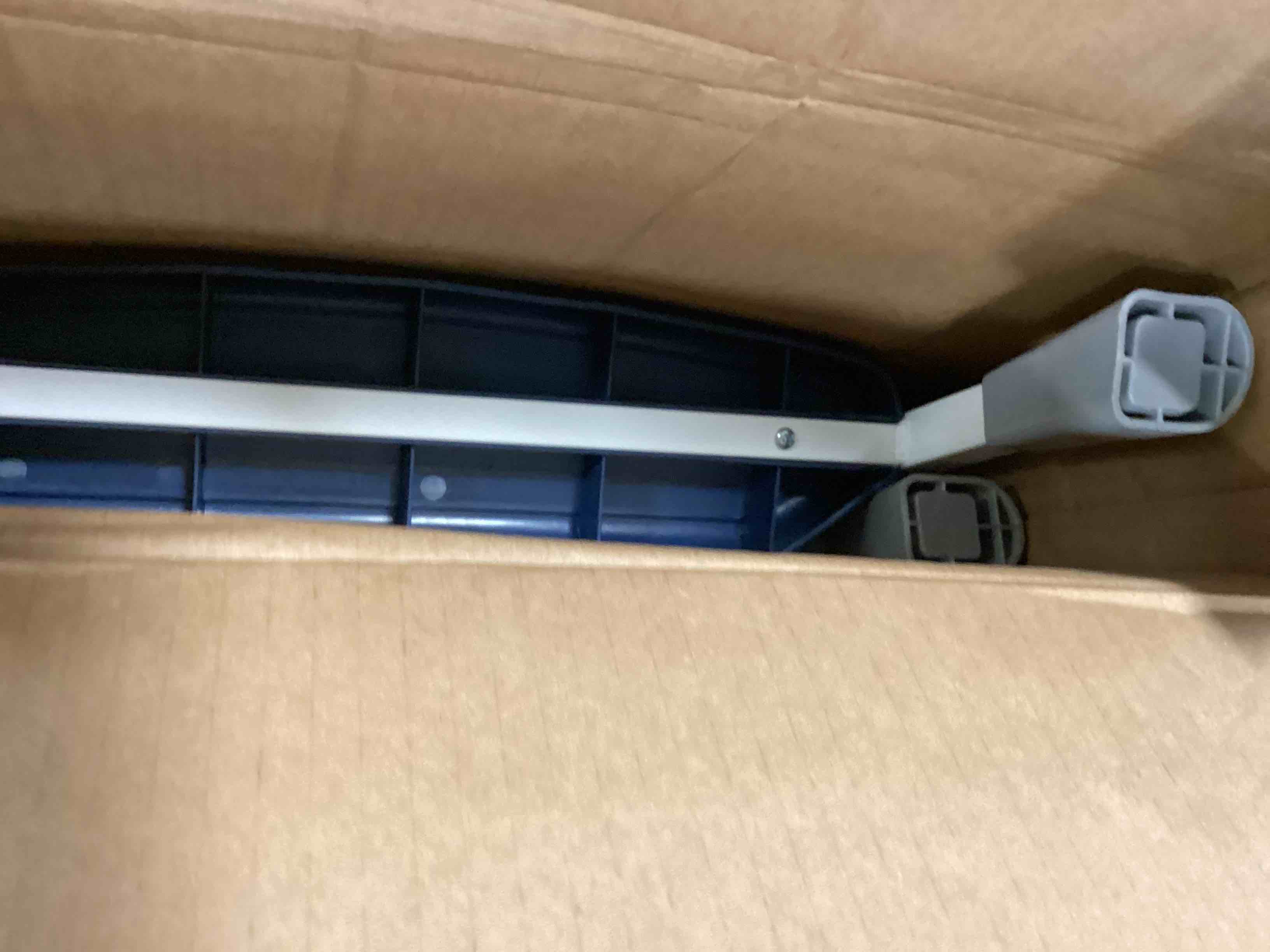 https://s3.amazonaws.com/lotting-images-prod/bidfta/BLU6782714_1721395227909.jpeg