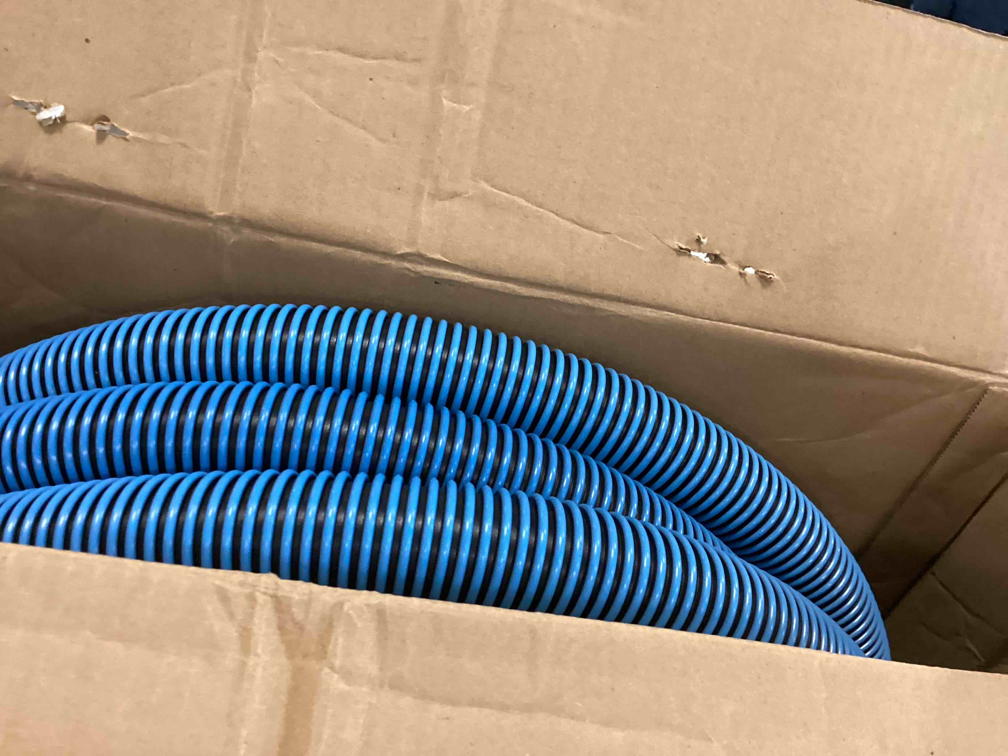 https://s3.amazonaws.com/lotting-images-prod/bidfta/BLU6782843_1721413877284.jpeg