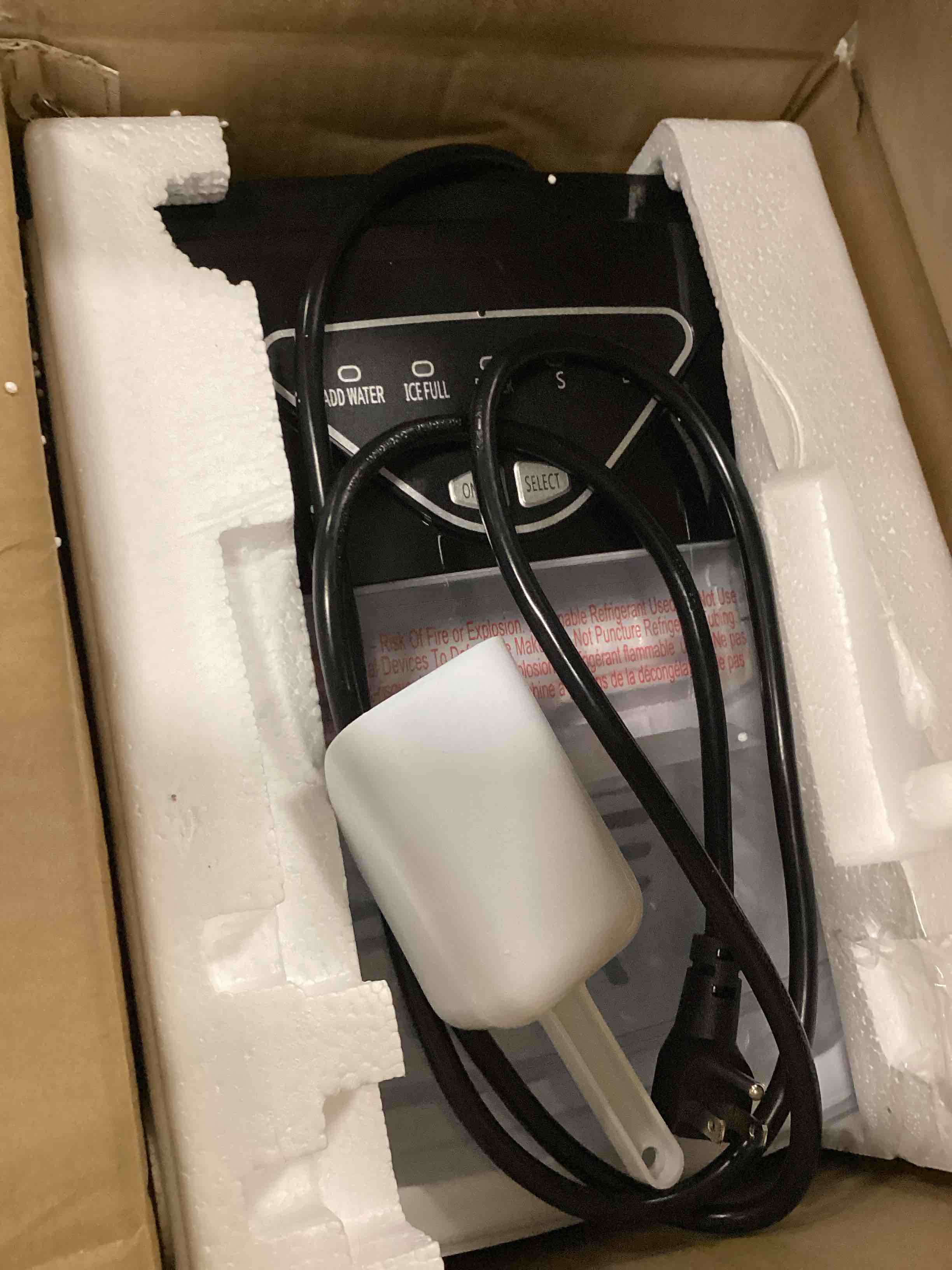 Frigidaire EFIC123-SS Counter Top Maker, Produces 26 pounds Ice per Day, Stainless Steel, Stainless