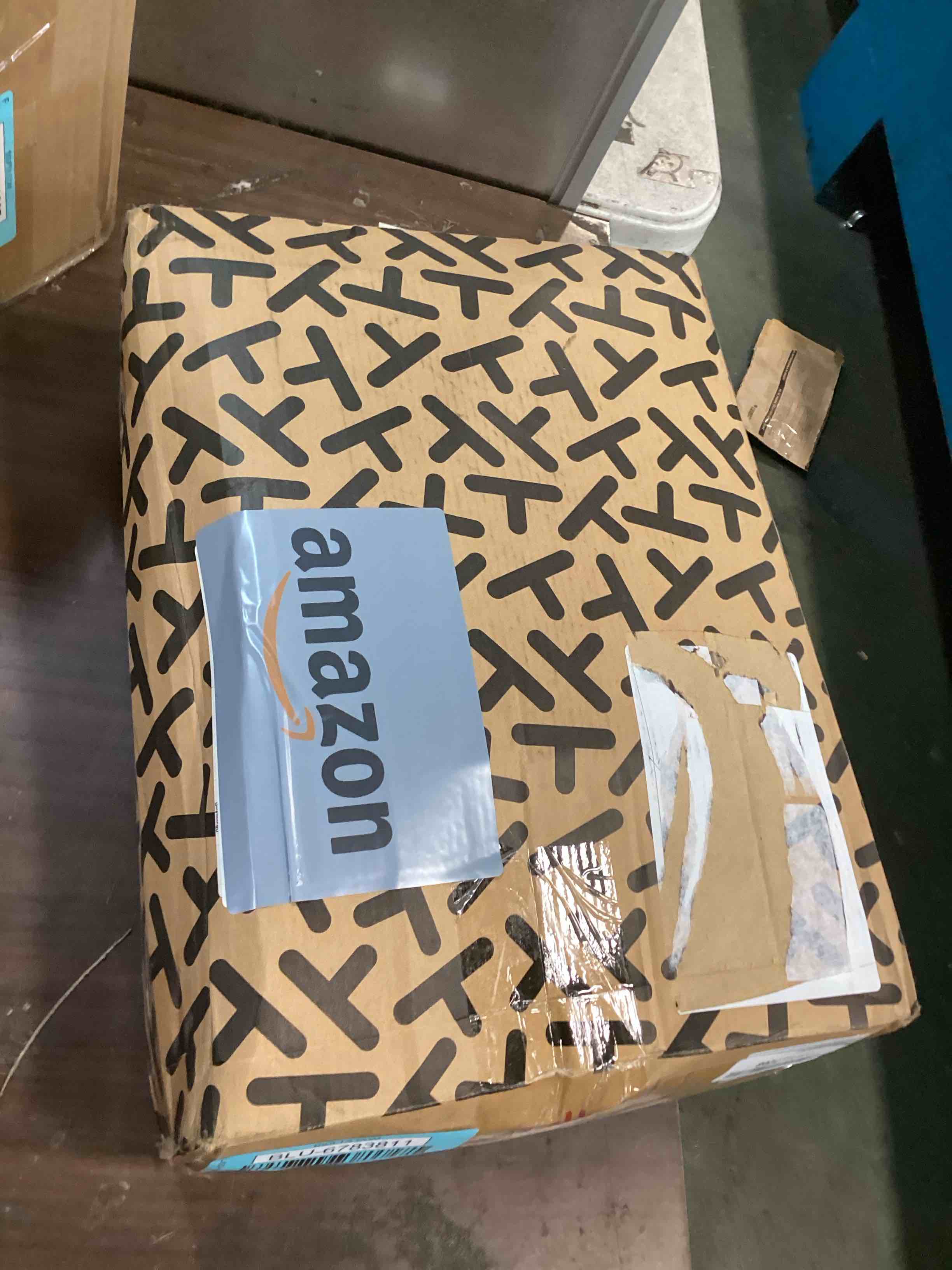 https://s3.amazonaws.com/lotting-images-prod/bidfta/BLU6783811_1721318310559.jpeg
