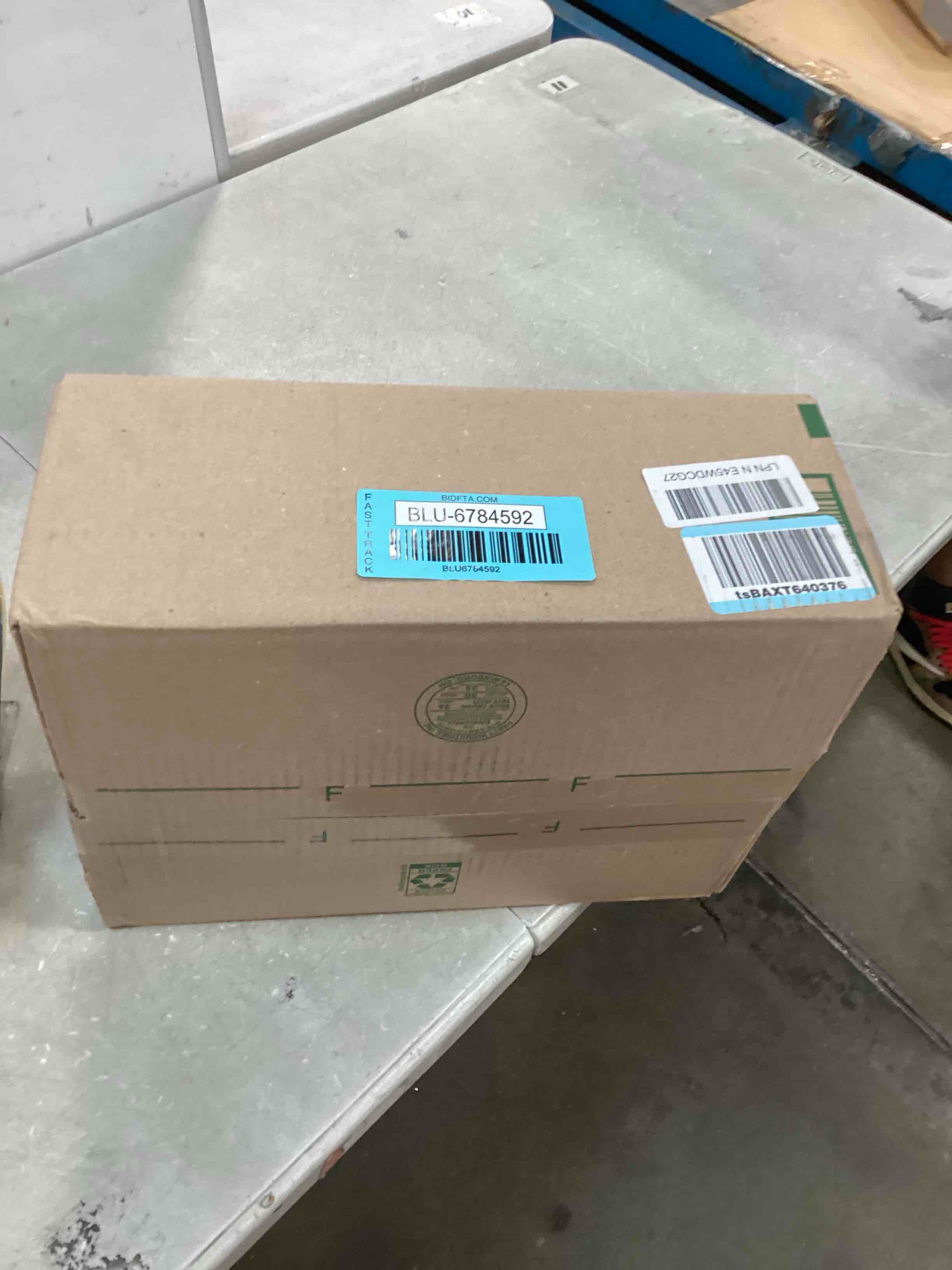 https://s3.amazonaws.com/lotting-images-prod/bidfta/BLU6784592_1721741879429.jpeg